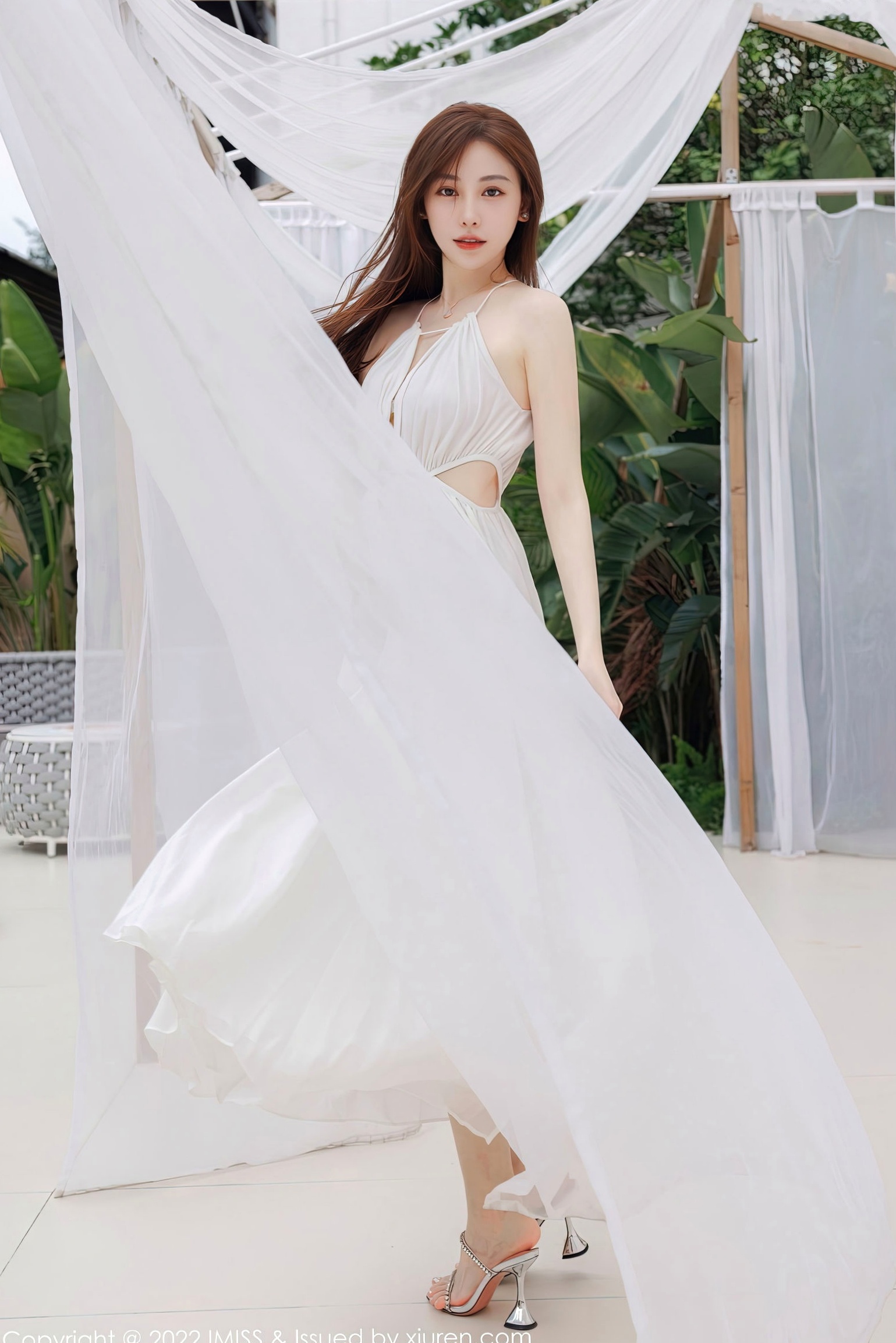 Gallery - IMiss爱蜜社 - Honey Club -刘奕宁：海边清纯系写真，白色露背长裙演绎夏日度假风，时尚休闲白裤穿搭尽显修长身材，清秀甜美户外私房大尺度美图爱蜜社 - Honey Club 性感户外清新女神私房照 刘奕宁女神私房照_秀色女神 - image 13
