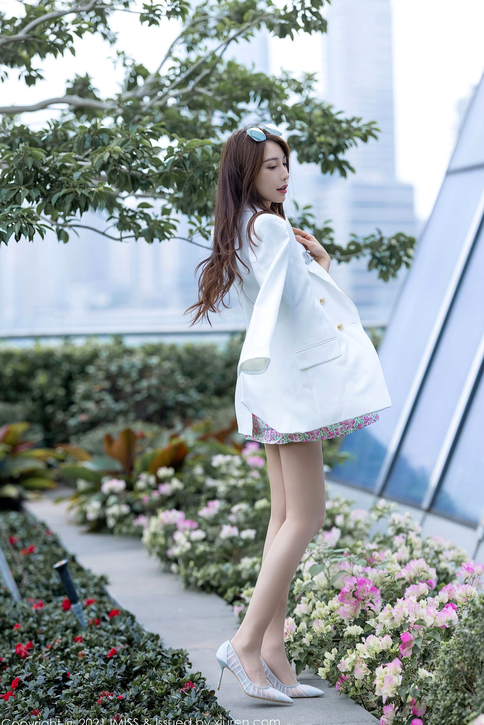 Gallery - IMiss爱蜜社 - Honey Club -597-刘奕宁-时装周黑色礼服与居家私房系列-蓝色丝绸睡衣-2021.05.28 - 无圣光大尺度时尚写真爱蜜社 - Honey Club 气质私房照性感 刘奕宁女神私房照_秀色女神 - image 12