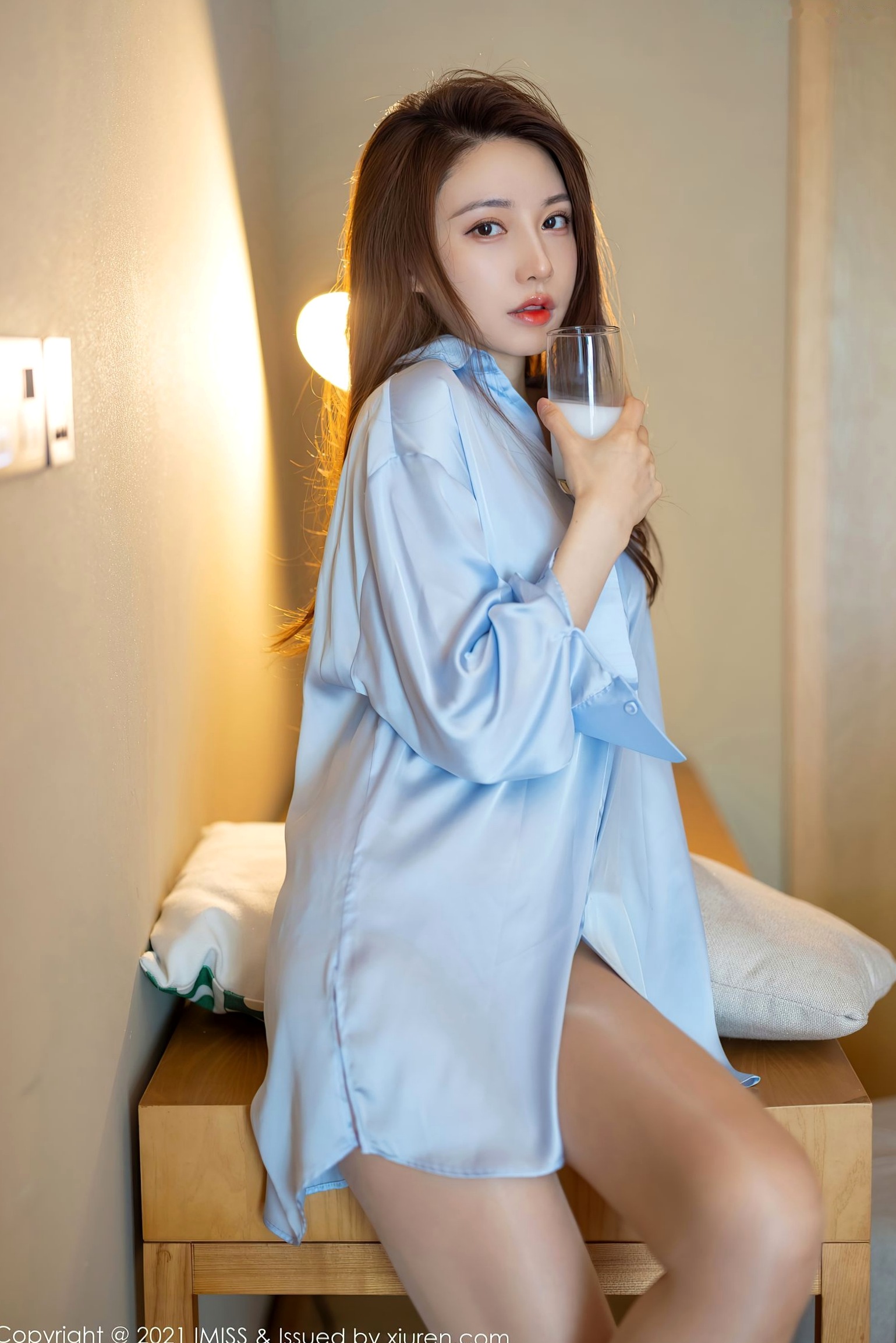 Gallery - IMiss爱蜜社 - Honey Club -597-刘奕宁-时装周黑色礼服与居家私房系列-蓝色丝绸睡衣-2021.05.28 - 无圣光大尺度时尚写真爱蜜社 - Honey Club 气质私房照性感 刘奕宁女神私房照_秀色女神 - image 13