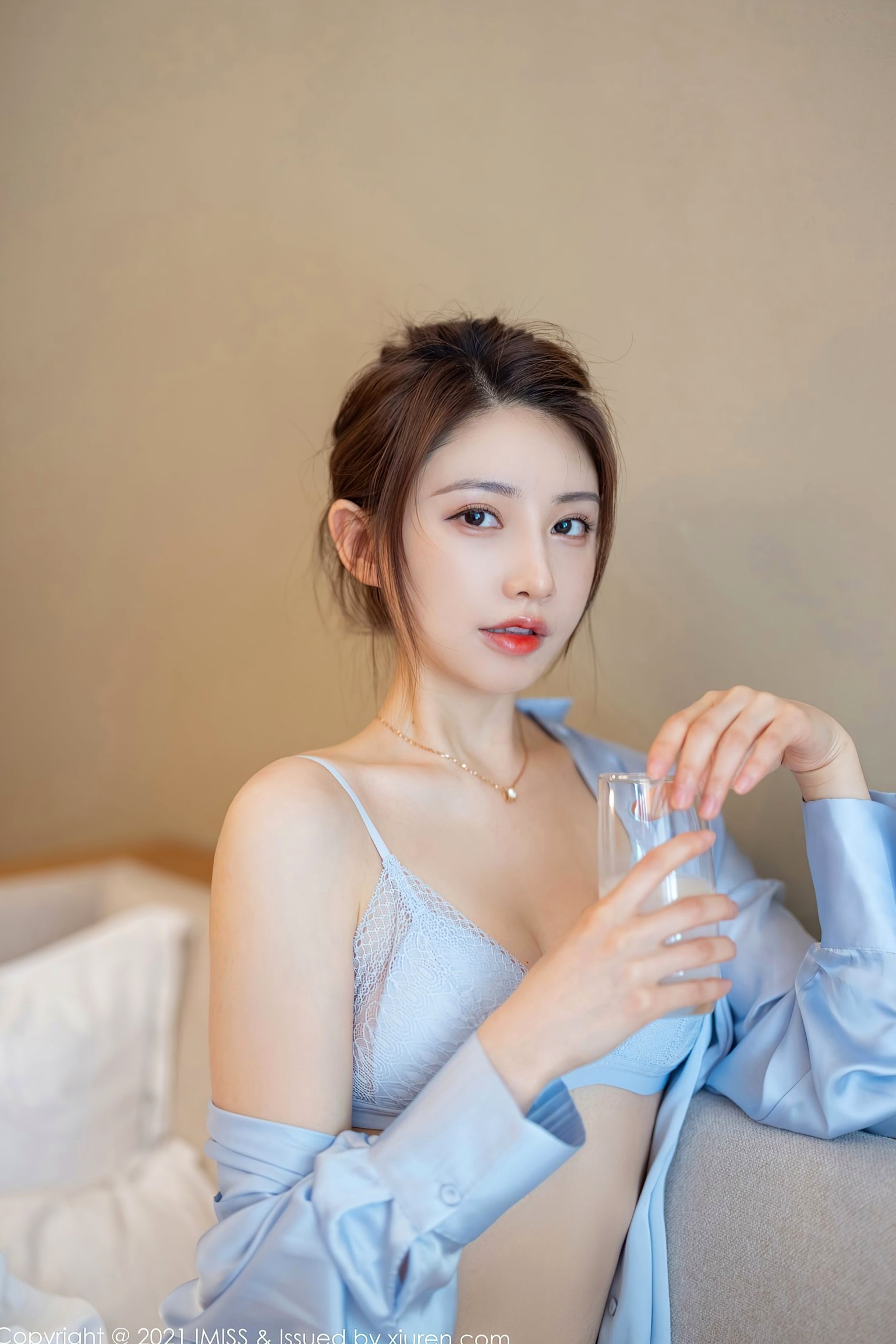 Gallery - IMiss爱蜜社 - Honey Club -597-刘奕宁-时装周黑色礼服与居家私房系列-蓝色丝绸睡衣-2021.05.28 - 无圣光大尺度时尚写真爱蜜社 - Honey Club 气质私房照性感 刘奕宁女神私房照_秀色女神 - image 28