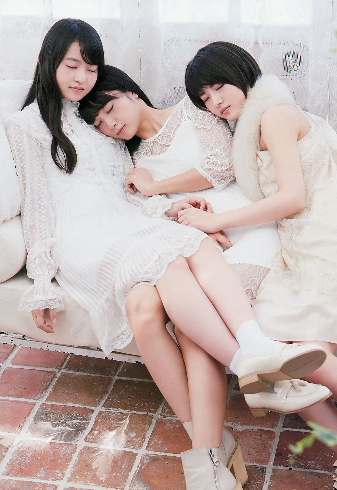 [Weekly Big Comic Spirits]高清写真图2016 No.01-03  橋本奈々未 深川麻衣 伊藤万理華 若月佑美 生田絵梨花 松村沙友理