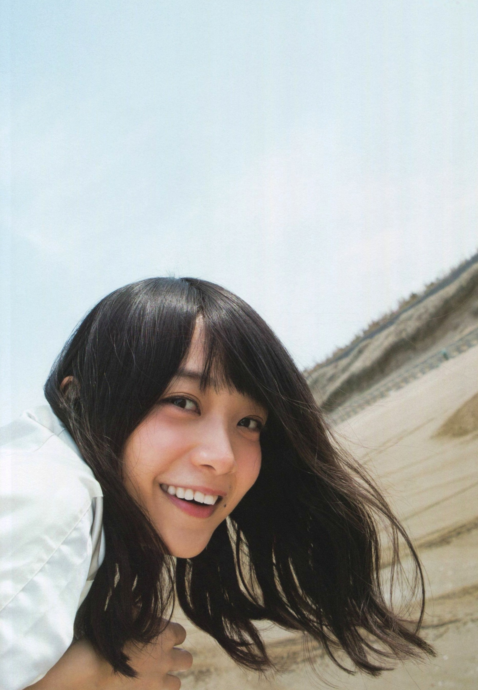 Gallery - PB写真集_深川麻衣《ずっと、そばにいたい》：海边户外清新自然写实，治愈系甜美女神风清新日本治愈系户外女神 深川麻衣女神私房照_秀色女神 - image 26