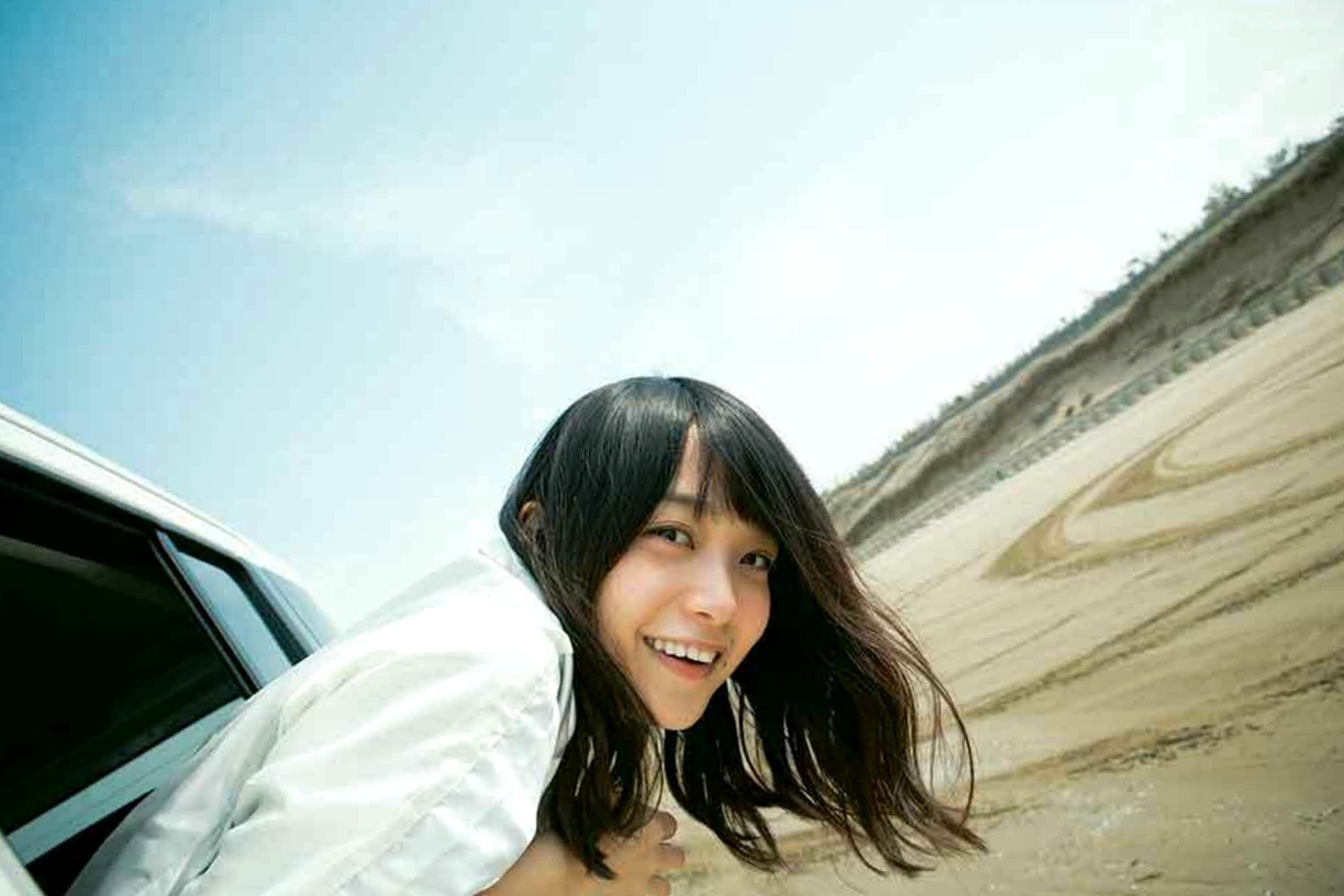 Gallery - PB写真集_深川麻衣《ずっと、そばにいたい》：海边户外清新自然写实，治愈系甜美女神风清新日本治愈系户外女神 深川麻衣女神私房照_秀色女神 - image 79