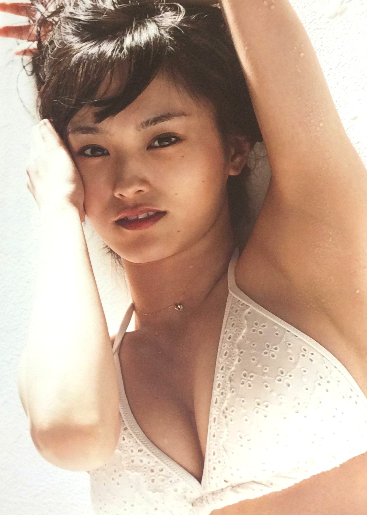 Gallery - PB写真集_山本彩《SY》高清美图：清纯短发、比基尼泳装诱惑，摄影大师LESLIE KEE镜头下的夏日灵动尤物日本性感比基尼清新女神 山本彩女神私房照_秀色女神 - image 14