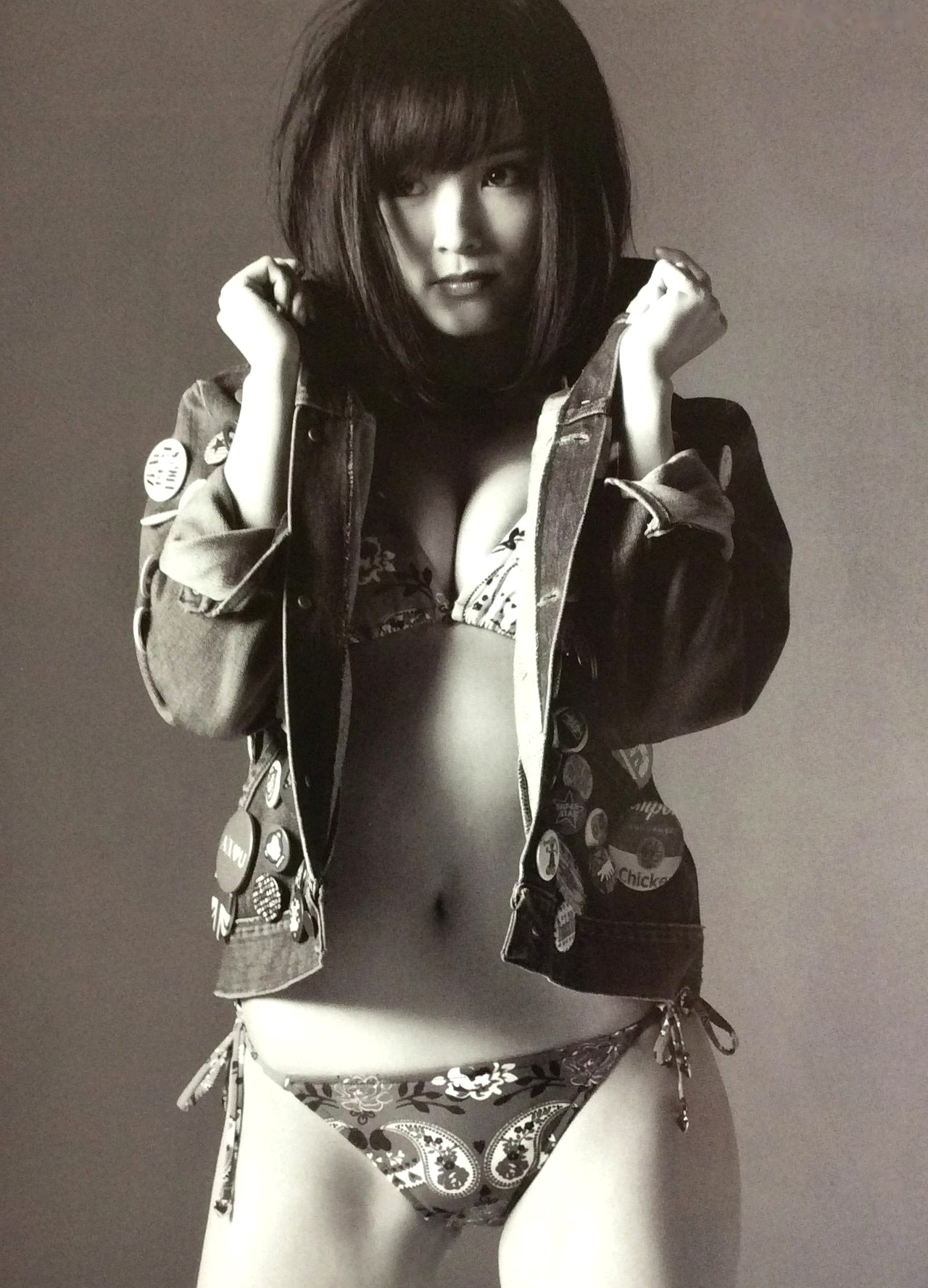 Gallery - PB写真集_山本彩《SY》高清美图：清纯短发、比基尼泳装诱惑，摄影大师LESLIE KEE镜头下的夏日灵动尤物日本性感比基尼清新女神 山本彩女神私房照_秀色女神 - image 26
