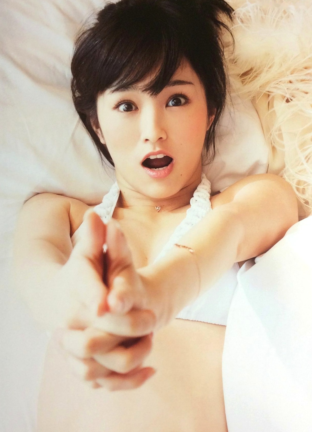 Gallery - PB写真集_山本彩《SY》高清美图：清纯短发、比基尼泳装诱惑，摄影大师LESLIE KEE镜头下的夏日灵动尤物日本性感比基尼清新女神 山本彩女神私房照_秀色女神 - image 53