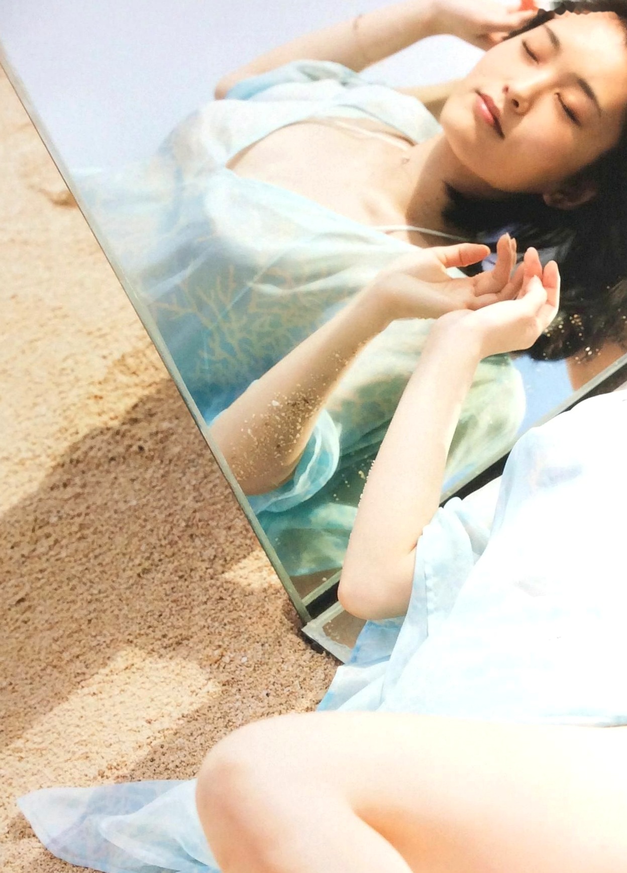 Gallery - PB写真集_山本彩《SY》高清美图：清纯短发、比基尼泳装诱惑，摄影大师LESLIE KEE镜头下的夏日灵动尤物日本性感比基尼清新女神 山本彩女神私房照_秀色女神 - image 54