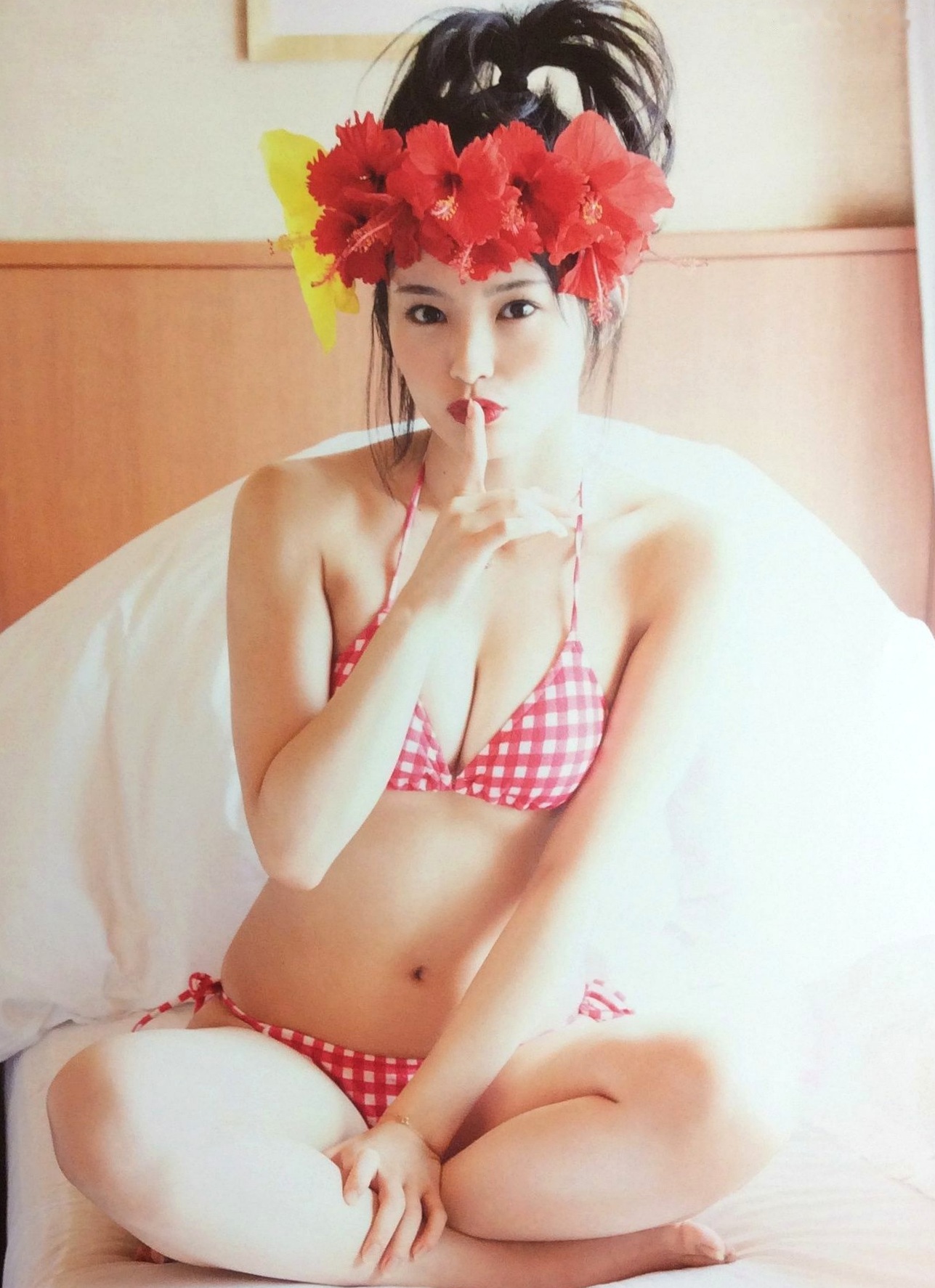 Gallery - PB写真集_山本彩《SY》高清美图：清纯短发、比基尼泳装诱惑，摄影大师LESLIE KEE镜头下的夏日灵动尤物日本性感比基尼清新女神 山本彩女神私房照_秀色女神 - image 56