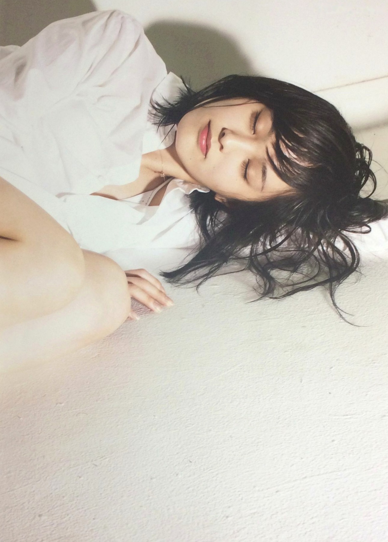 Gallery - PB写真集_山本彩《SY》高清美图：清纯短发、比基尼泳装诱惑，摄影大师LESLIE KEE镜头下的夏日灵动尤物日本性感比基尼清新女神 山本彩女神私房照_秀色女神 - image 140