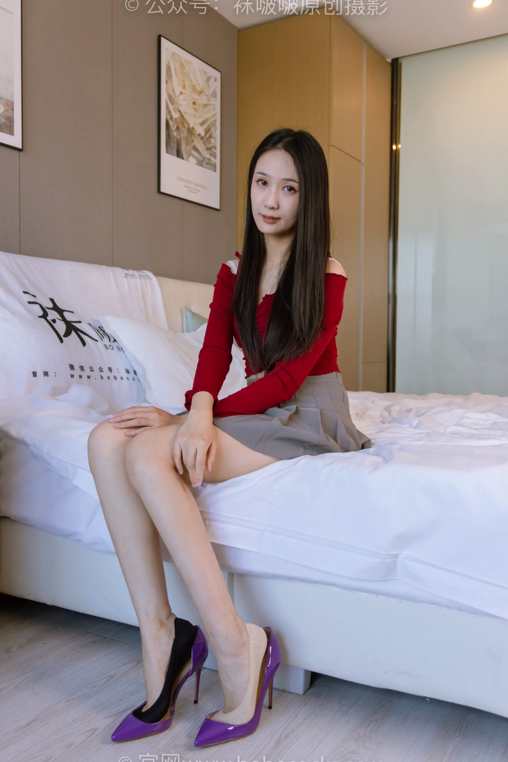 BoBoSocks袜啵啵小安私房写真：透明高跟鞋与赤足诱惑，清新居家风格下的修长美腿，尽显青春纯欲之美 [62P]