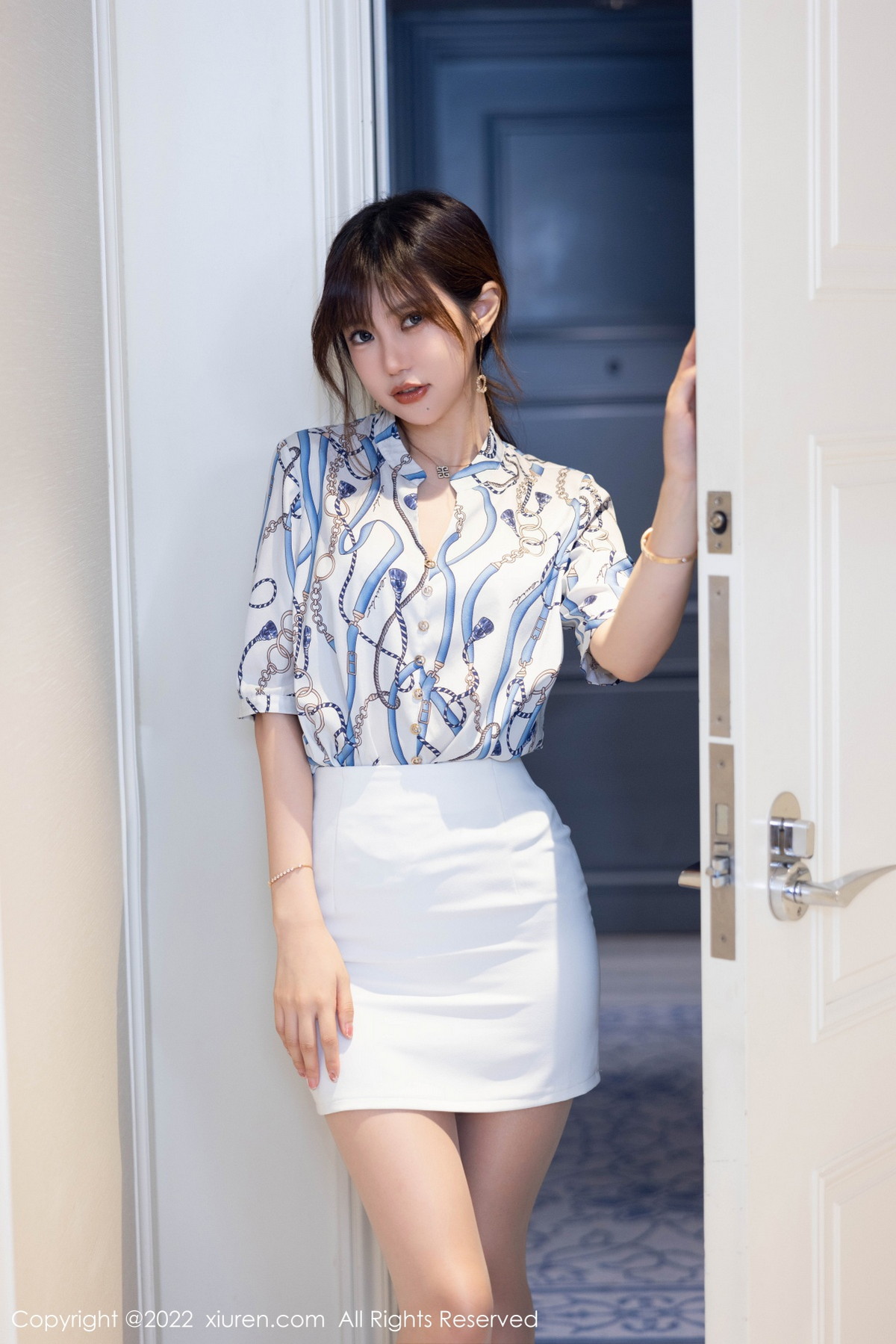 [XiuRen]高清写真图 2022.10.28 No.5775 绮里嘉ula 短裙美腿