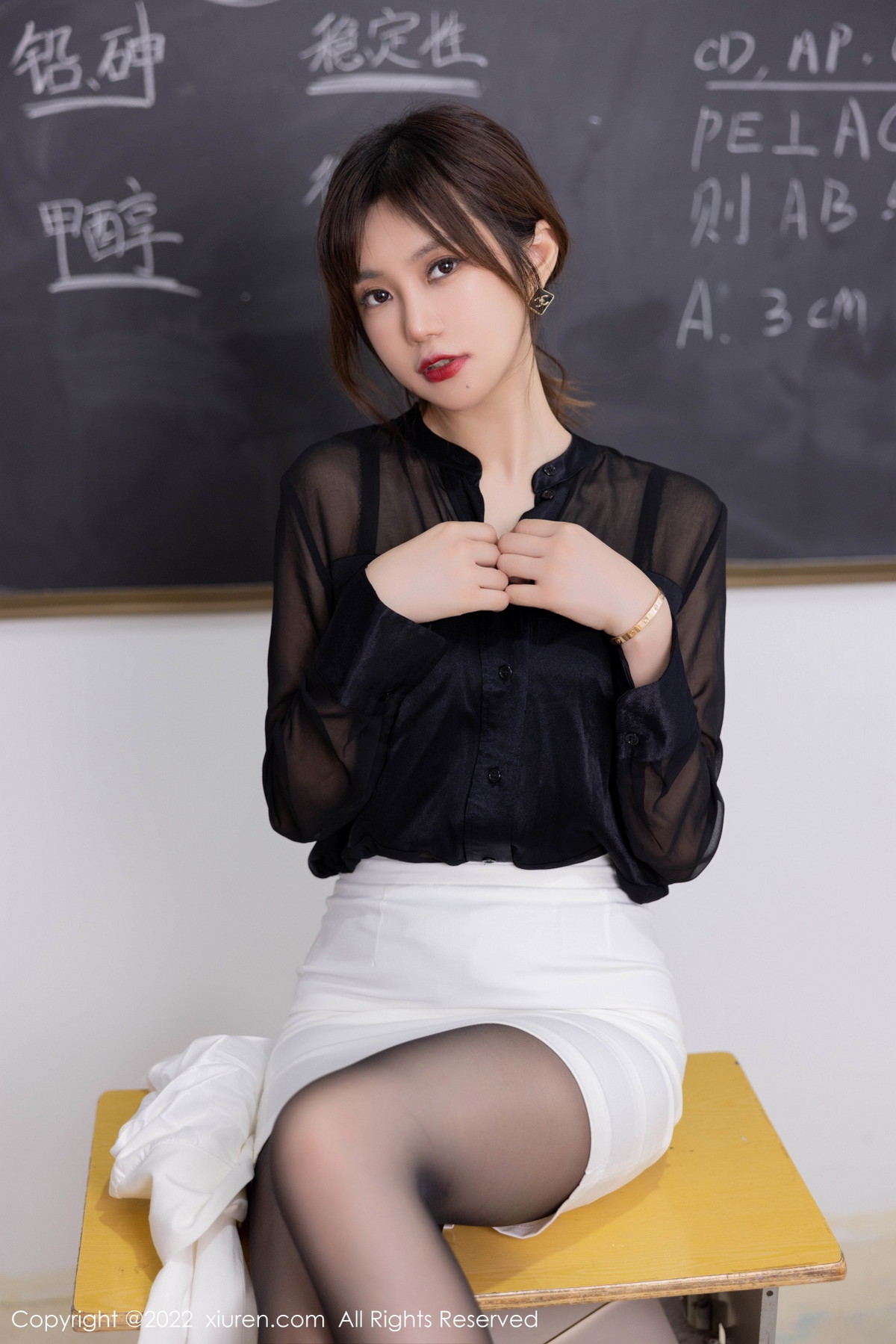 [XiuRen]高清写真图 2022.12.16 No.6008 绮里嘉ula 制服短裙