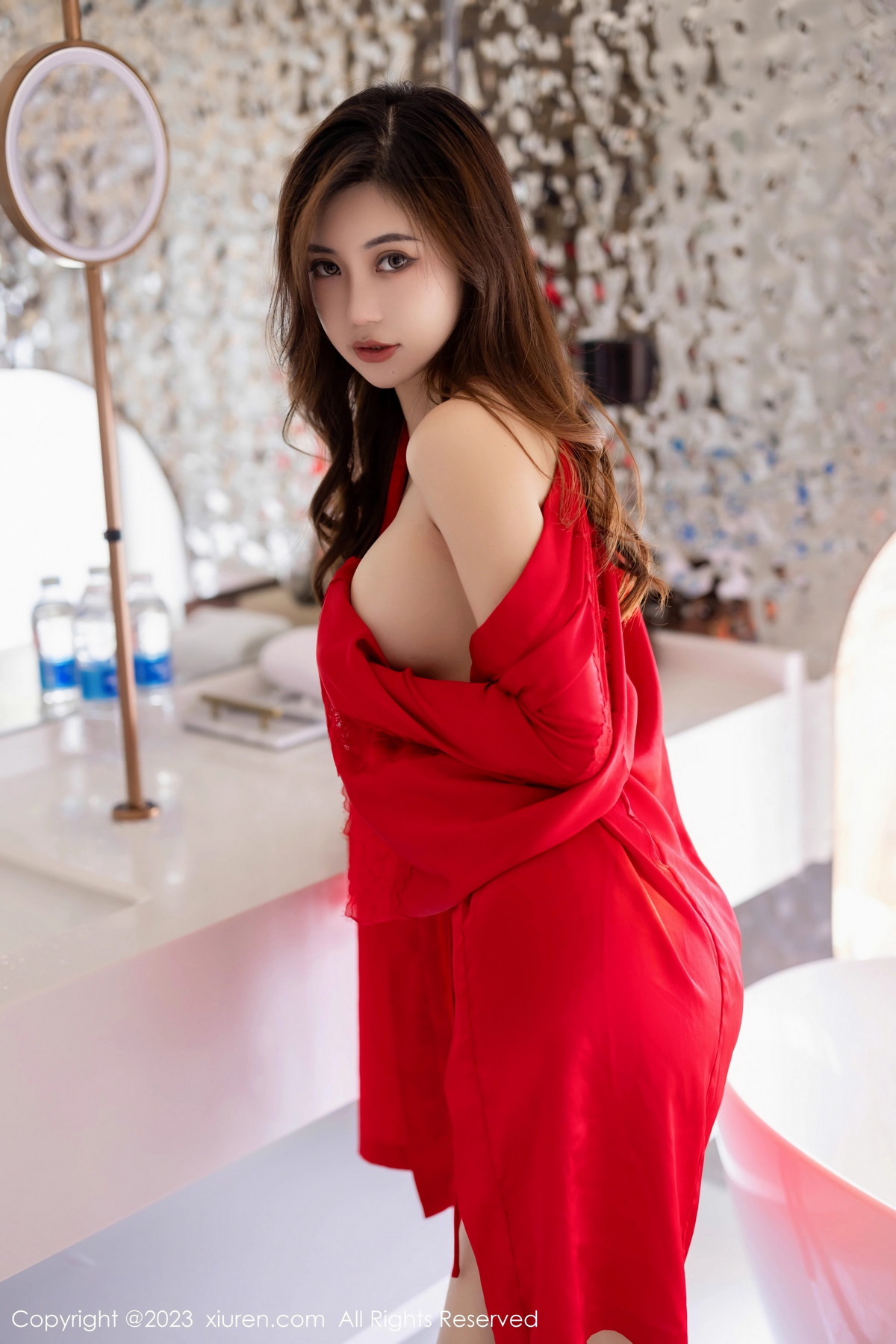[XiuRen]高清写真图 2023.07.07 No.7043 绮里嘉ula 性感睡裙