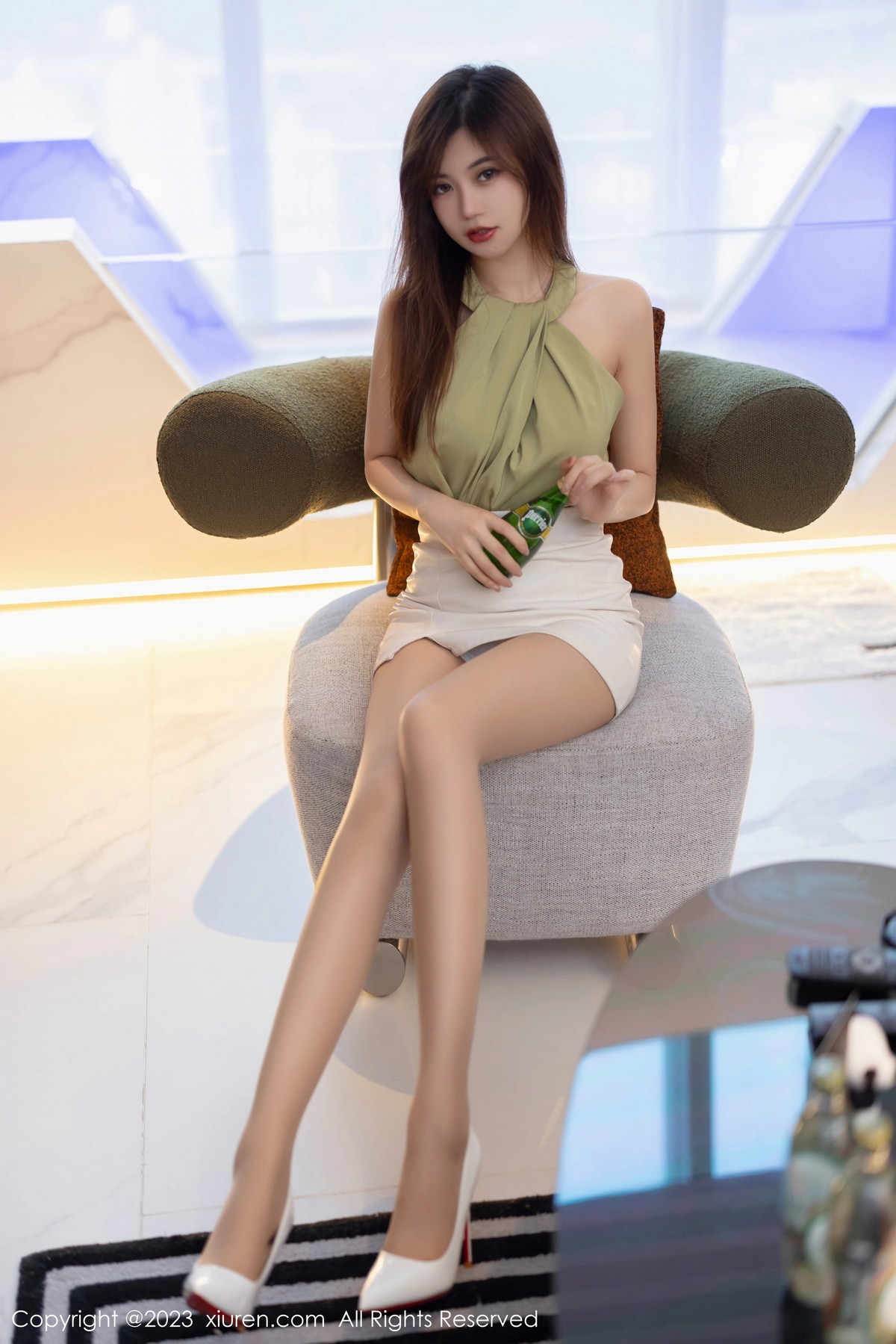 [XiuRen]高清写真图 2023.10.13 No.7503 绮里嘉ula 丝袜美腿