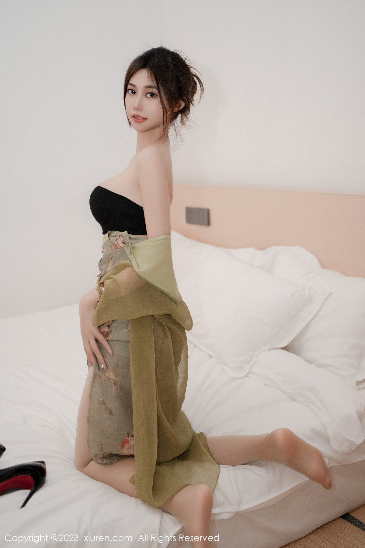[XiuRen]高清写真图 2023.11.10 No.7646 绮里嘉ula 敦煌旅拍