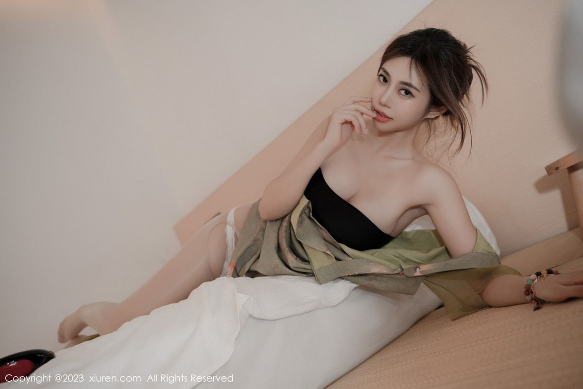 [XiuRen]高清写真图 2023.11.10 No.7646 绮里嘉ula 敦煌旅拍