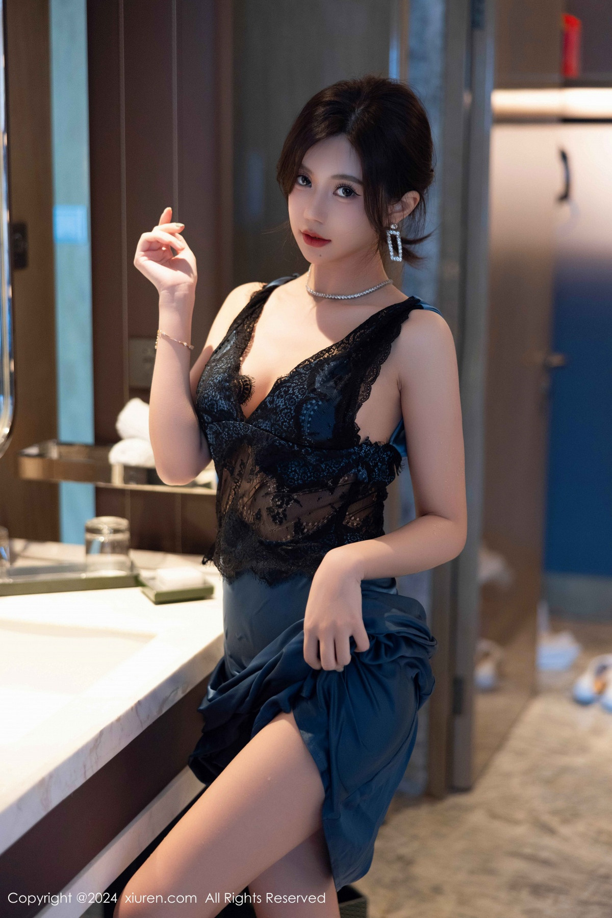 [XiuRen]高清写真图 2024.10.18 No.9310 绮里嘉ula 丝袜美腿