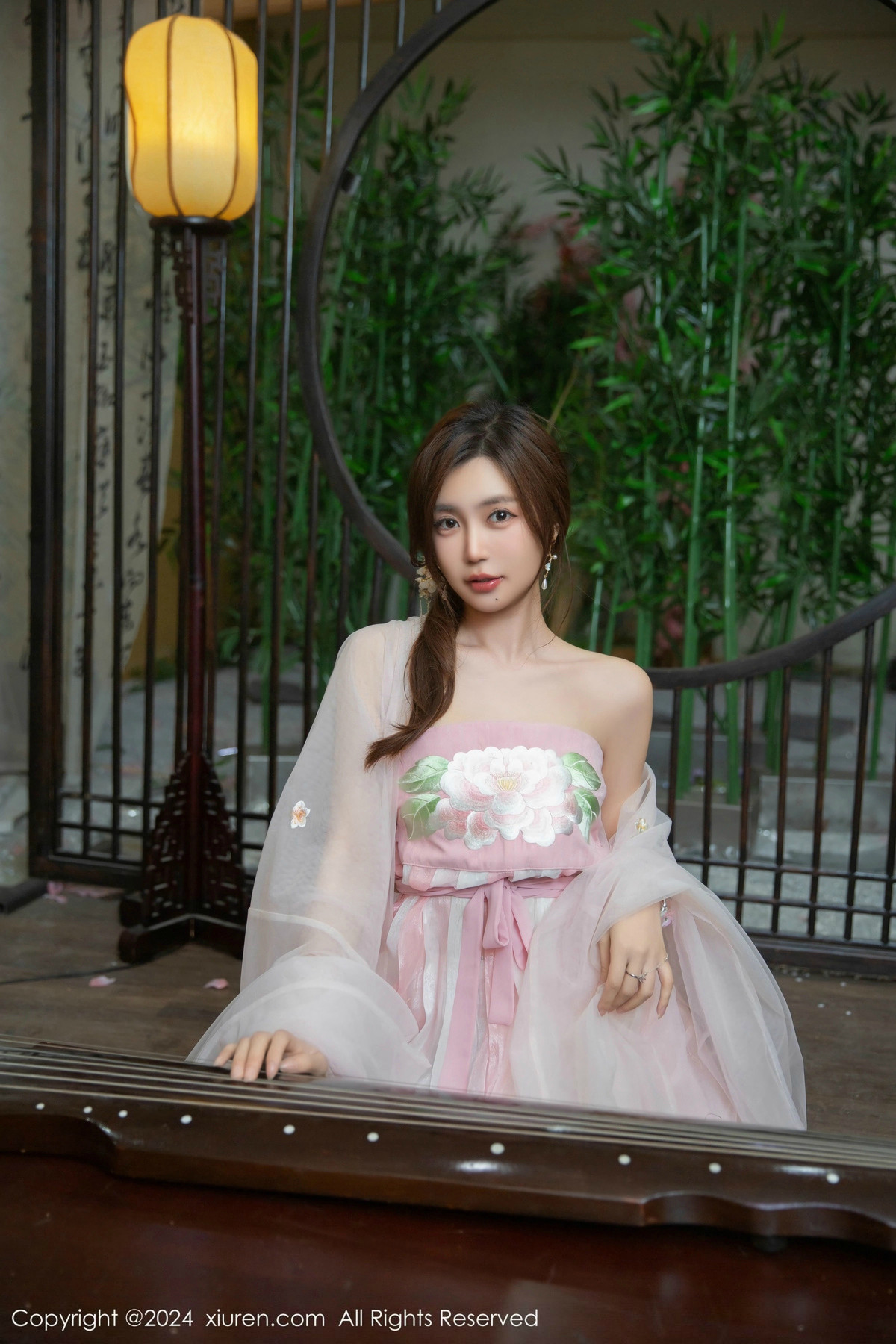 [XiuRen]高清写真图 2024.11.20 No.9475 绮里嘉ula 古风美腿