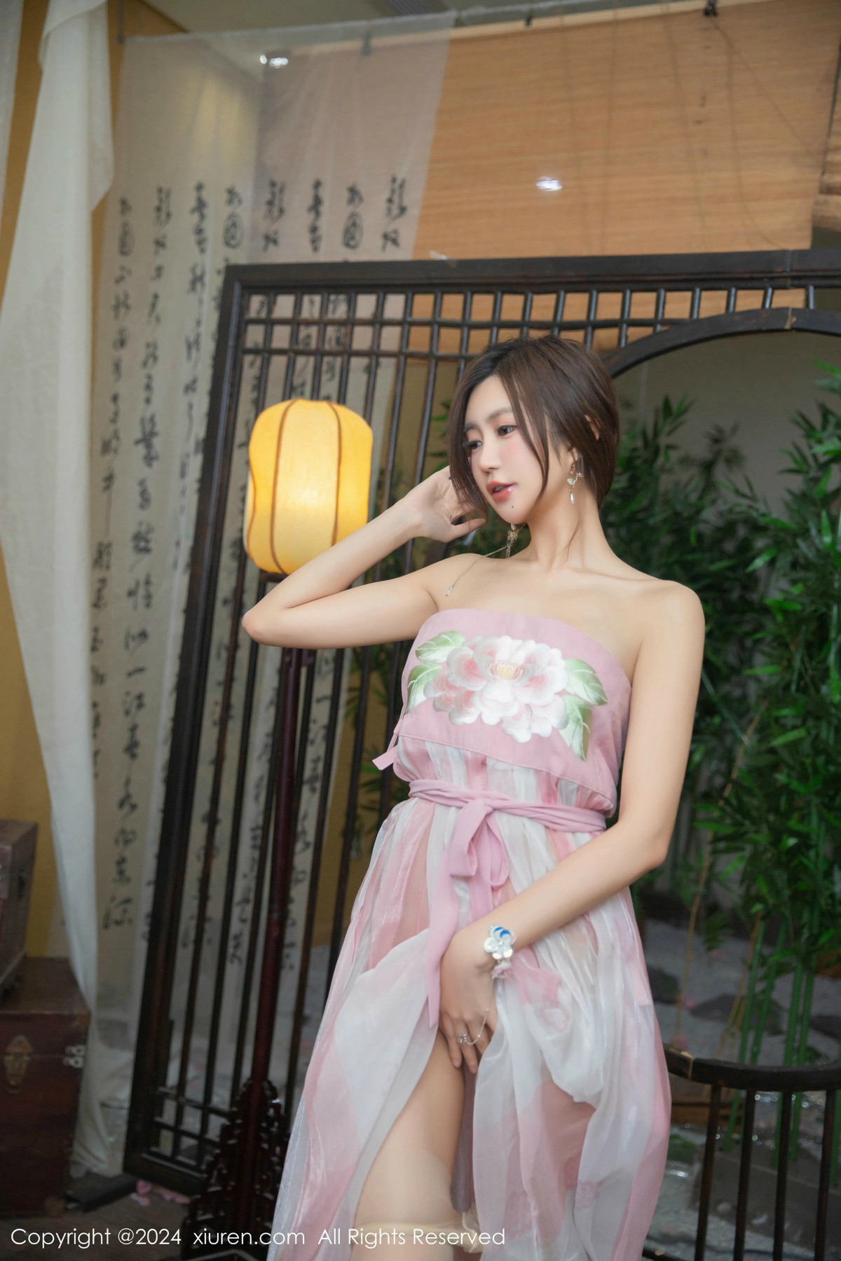 [XiuRen]高清写真图 2024.11.20 No.9475 绮里嘉ula 古风美腿