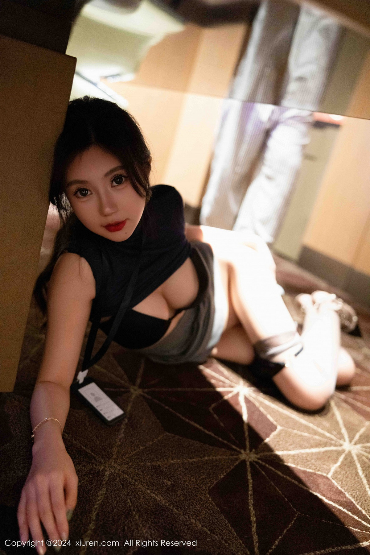 [XiuRen]高清写真图 2024.12.06 No.9560 绮里嘉ula 黑丝美腿