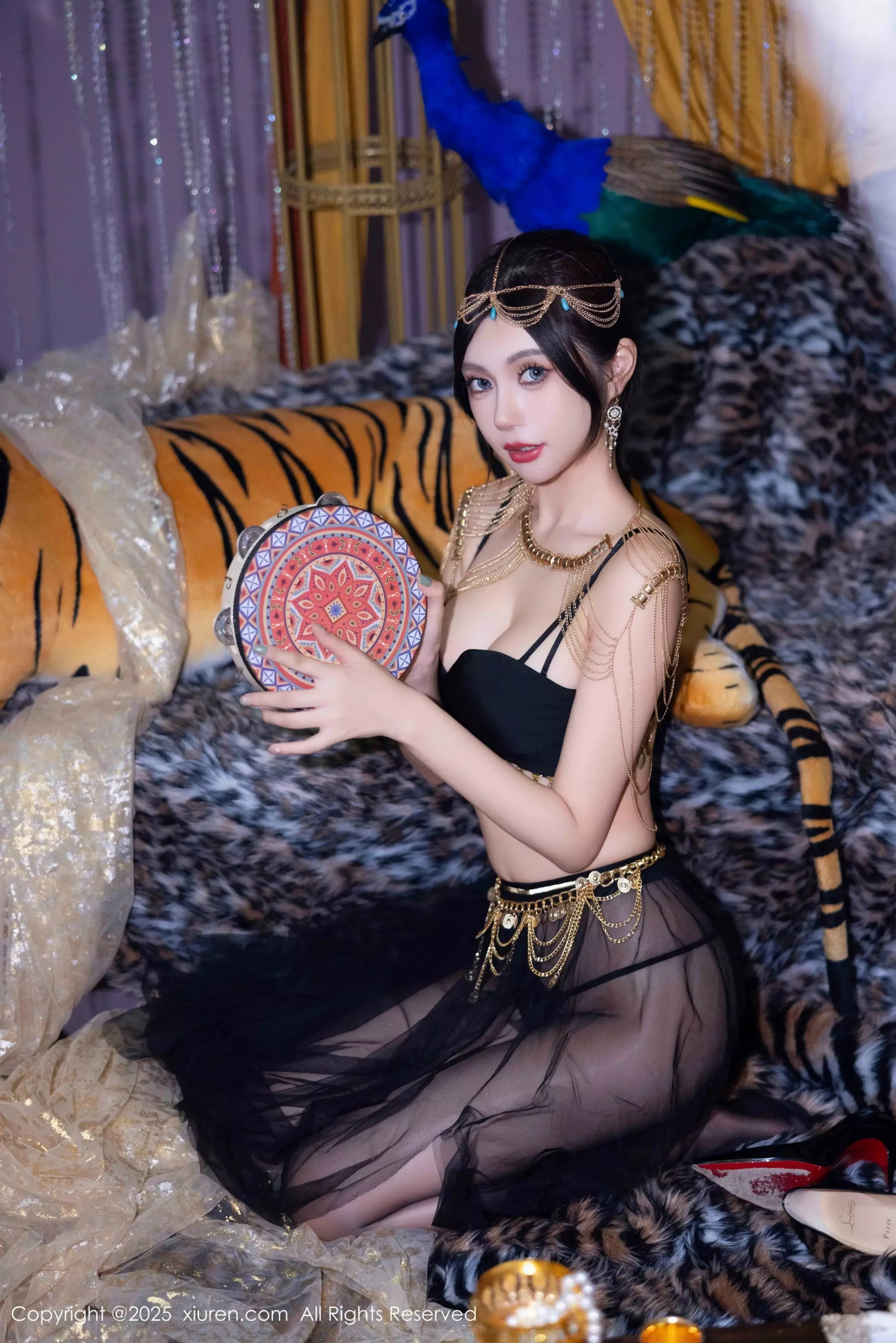 [XiuRen]高清写真图 2025.03.14 No.10018 绮里嘉ula 黑丝美腿