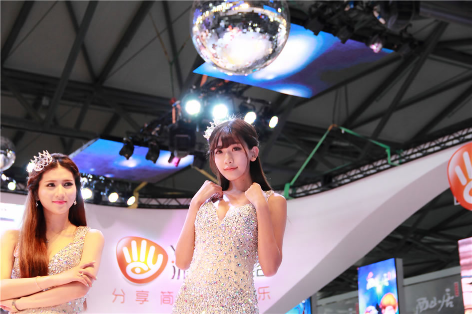 陈潇 游族网络青春美女酷似林志铃