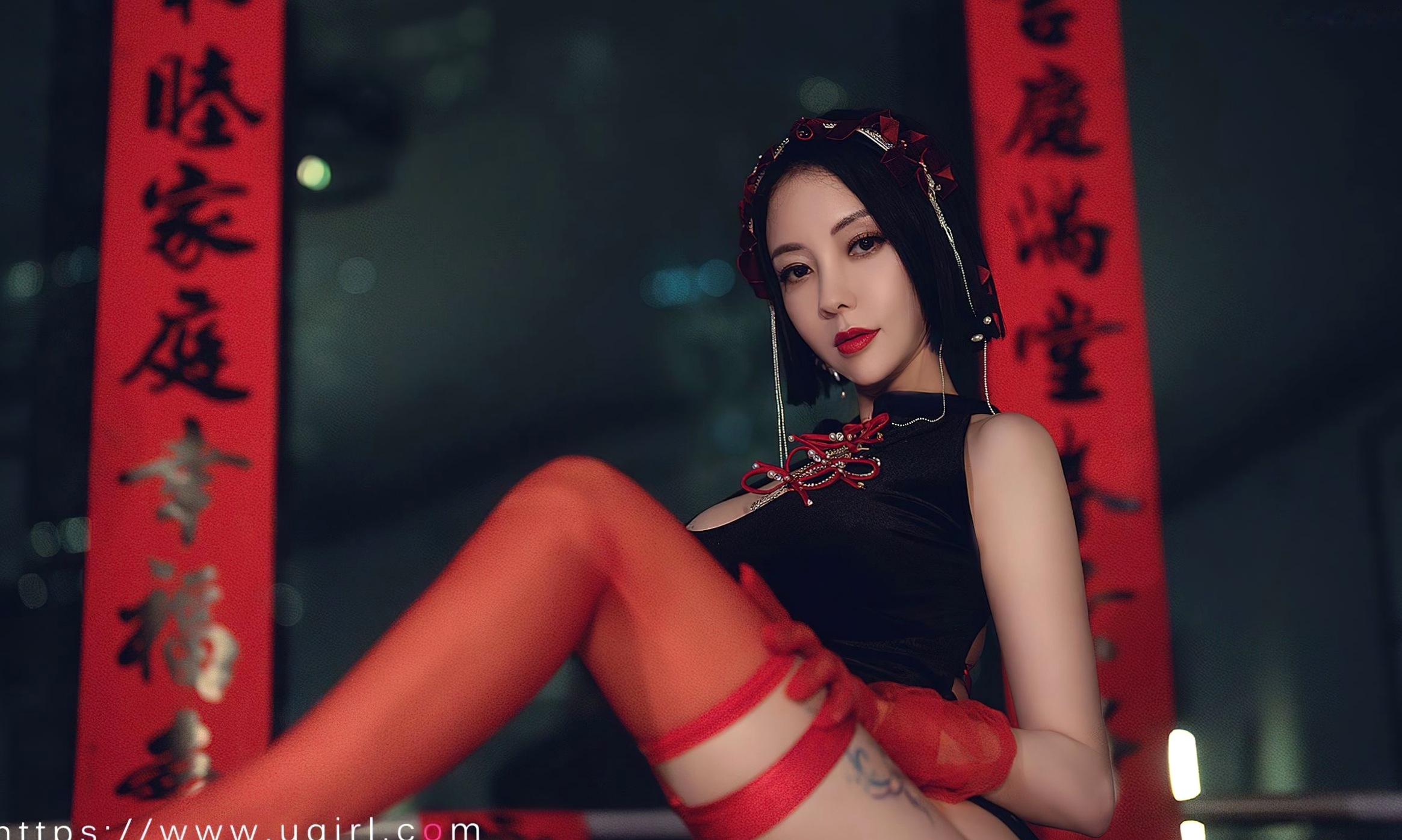 Gallery - UGirlsApp尤果圈 - Chiness Model 爱尤物 - Love Beauty -2500-果儿-《惹火除夕》：黑色改良旗袍搭配红丝袜，城市夜景下的极致性感视觉盛宴爱尤物 - Love Beauty 尤果网 - Chiness Model 性感旗袍诱惑 张杨果而女神私房照_秀色女神 - image 19