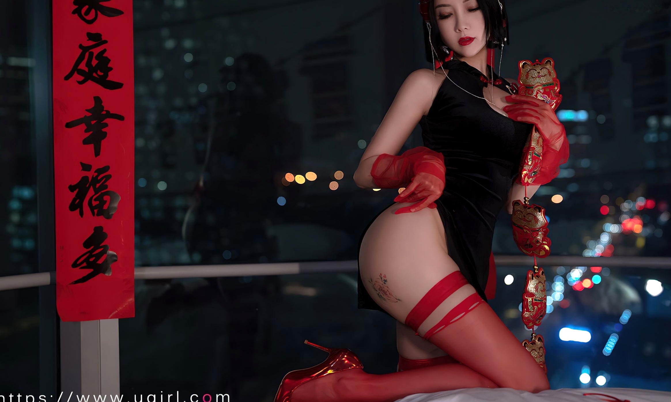 Gallery - UGirlsApp尤果圈 - Chiness Model 爱尤物 - Love Beauty -2500-果儿-《惹火除夕》：黑色改良旗袍搭配红丝袜，城市夜景下的极致性感视觉盛宴爱尤物 - Love Beauty 尤果网 - Chiness Model 性感旗袍诱惑 张杨果而女神私房照_秀色女神 - image 20