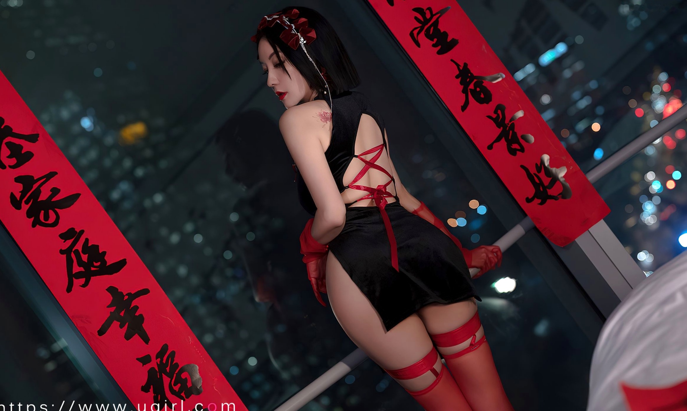 Gallery - UGirlsApp尤果圈 - Chiness Model 爱尤物 - Love Beauty -2500-果儿-《惹火除夕》：黑色改良旗袍搭配红丝袜，城市夜景下的极致性感视觉盛宴爱尤物 - Love Beauty 尤果网 - Chiness Model 性感旗袍诱惑 张杨果而女神私房照_秀色女神 - image 22