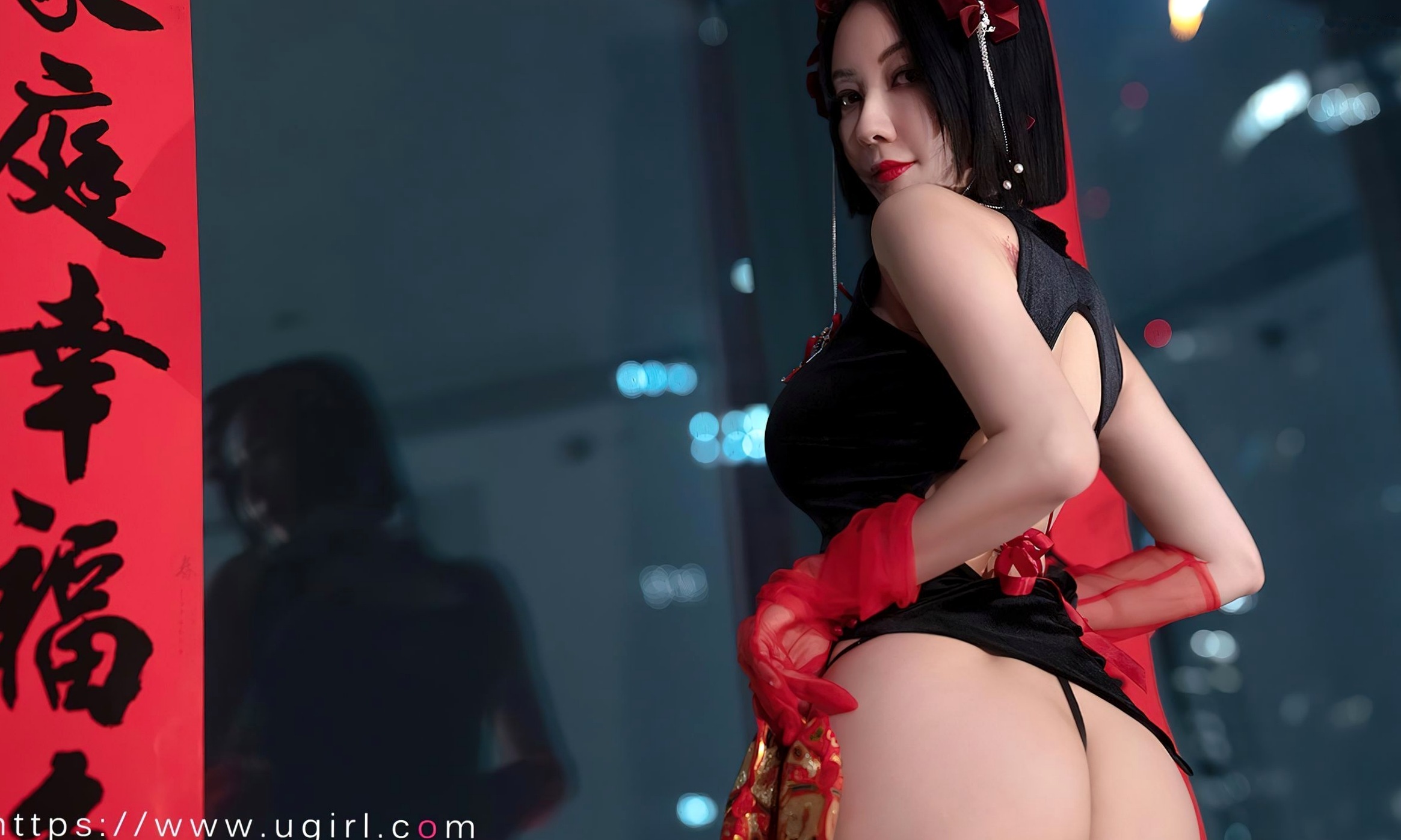 Gallery - UGirlsApp尤果圈 - Chiness Model 爱尤物 - Love Beauty -2500-果儿-《惹火除夕》：黑色改良旗袍搭配红丝袜，城市夜景下的极致性感视觉盛宴爱尤物 - Love Beauty 尤果网 - Chiness Model 性感旗袍诱惑 张杨果而女神私房照_秀色女神 - image 25