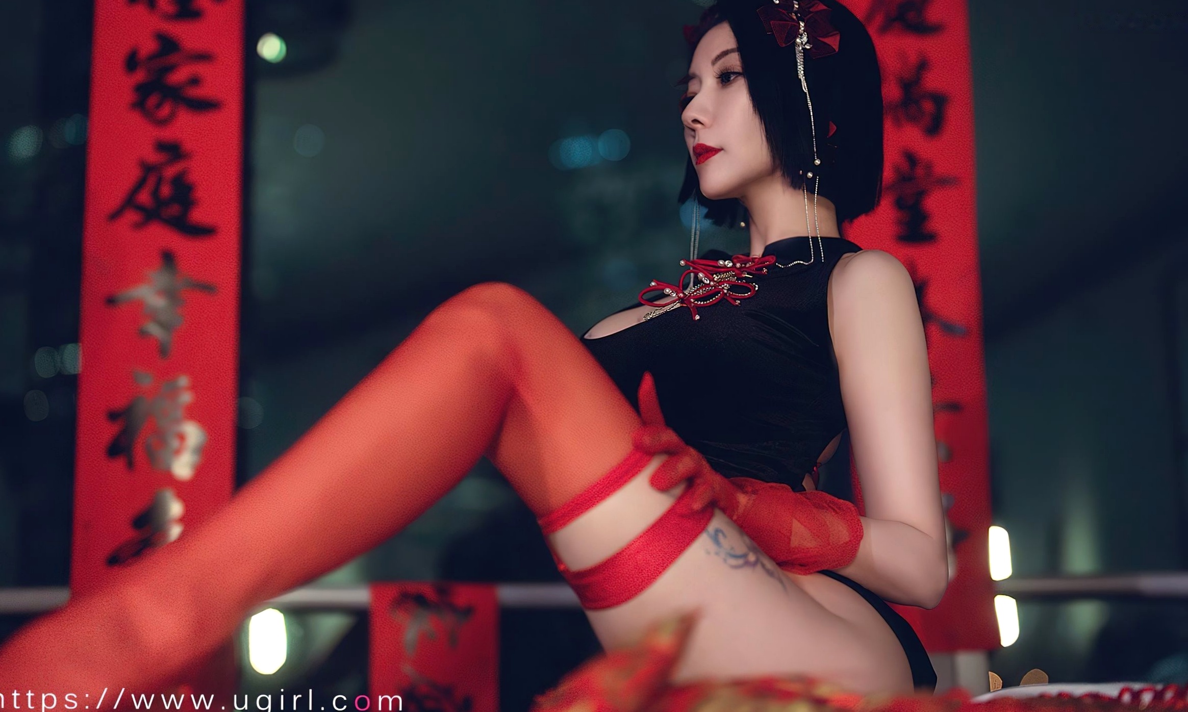 Gallery - UGirlsApp尤果圈 - Chiness Model 爱尤物 - Love Beauty -2500-果儿-《惹火除夕》：黑色改良旗袍搭配红丝袜，城市夜景下的极致性感视觉盛宴爱尤物 - Love Beauty 尤果网 - Chiness Model 性感旗袍诱惑 张杨果而女神私房照_秀色女神 - image 29