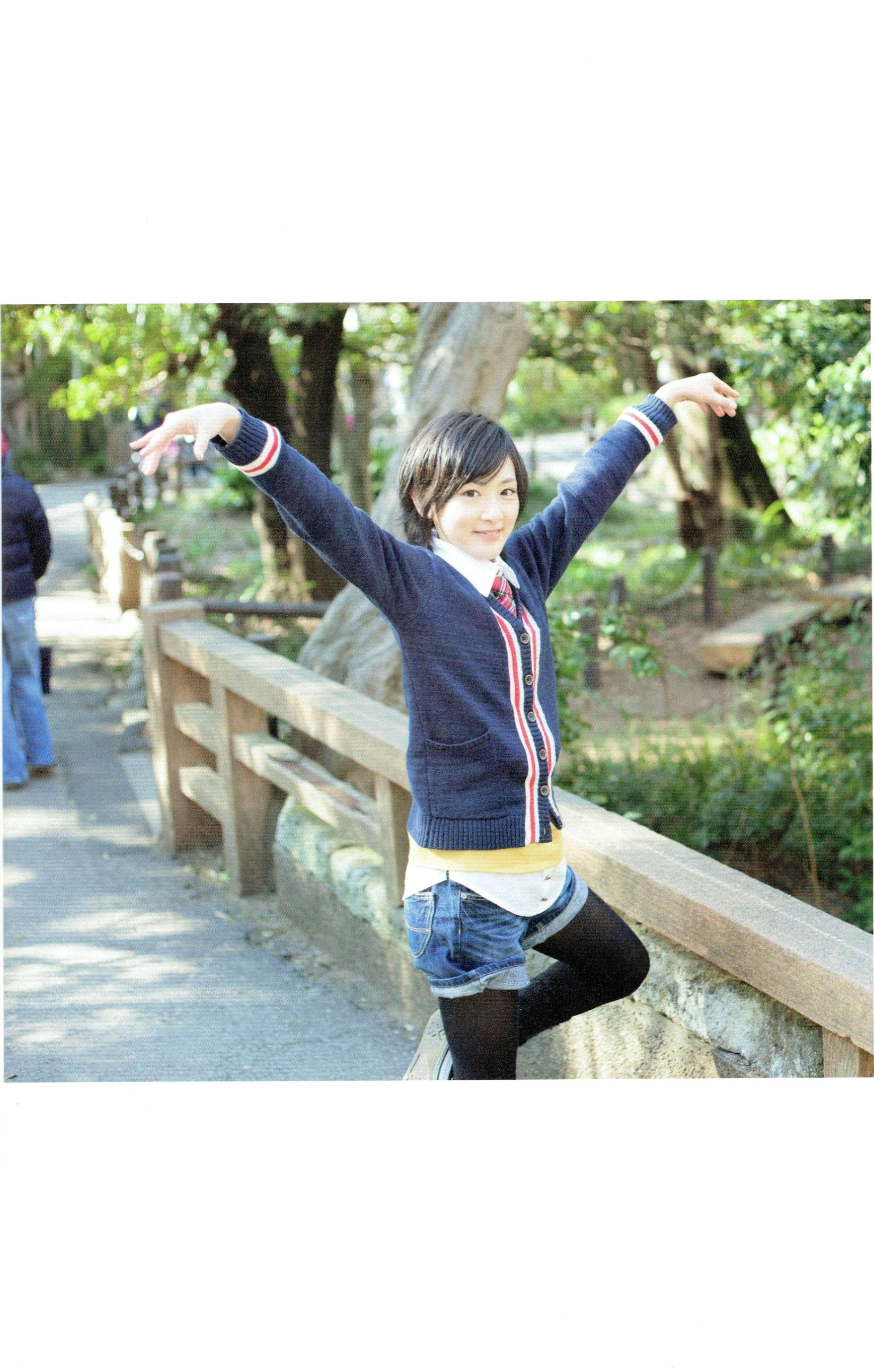 Gallery - 生驹里奈《君の足跡》写真精选：海边校园清纯校服主题，元气少女治愈系影像日本清纯治愈系校服 生驹里奈女神私房照_秀色女神 - image 3