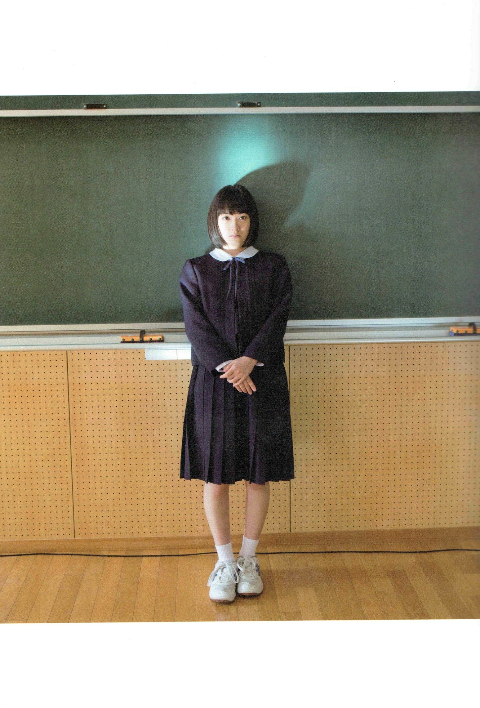 Gallery - 生驹里奈《君の足跡》写真精选：海边校园清纯校服主题，元气少女治愈系影像日本清纯治愈系校服 生驹里奈女神私房照_秀色女神 - image 33
