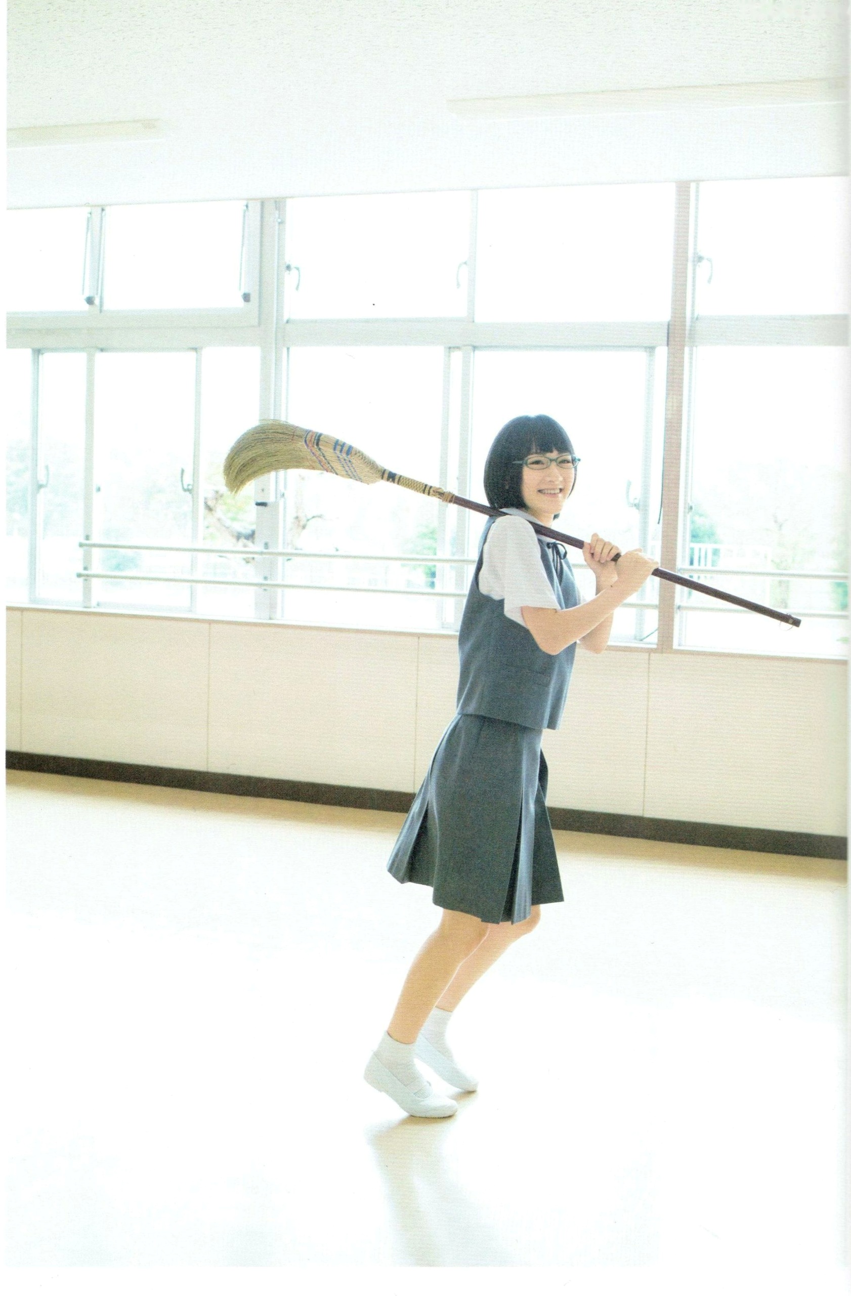 Gallery - 生驹里奈《君の足跡》写真精选：海边校园清纯校服主题，元气少女治愈系影像日本清纯治愈系校服 生驹里奈女神私房照_秀色女神 - image 65