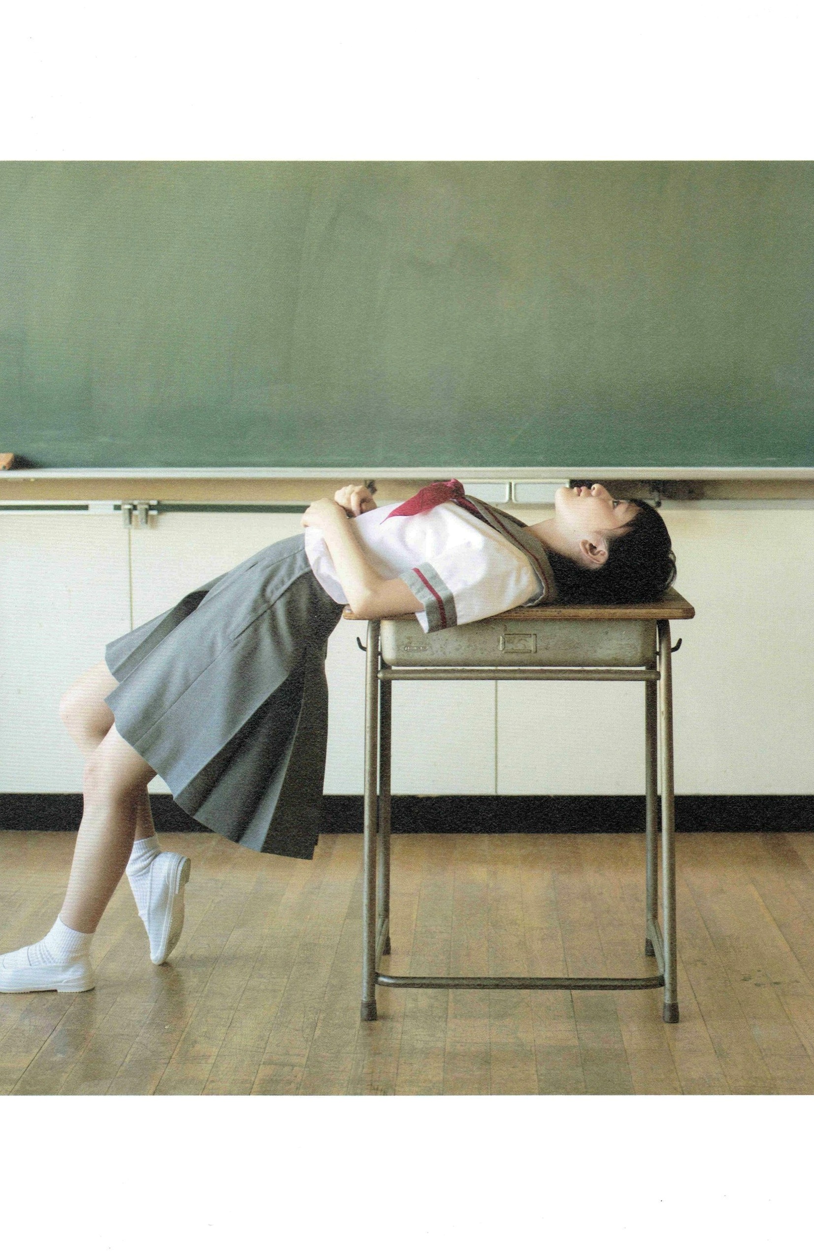 Gallery - 生驹里奈《君の足跡》写真精选：海边校园清纯校服主题，元气少女治愈系影像日本清纯治愈系校服 生驹里奈女神私房照_秀色女神 - image 77