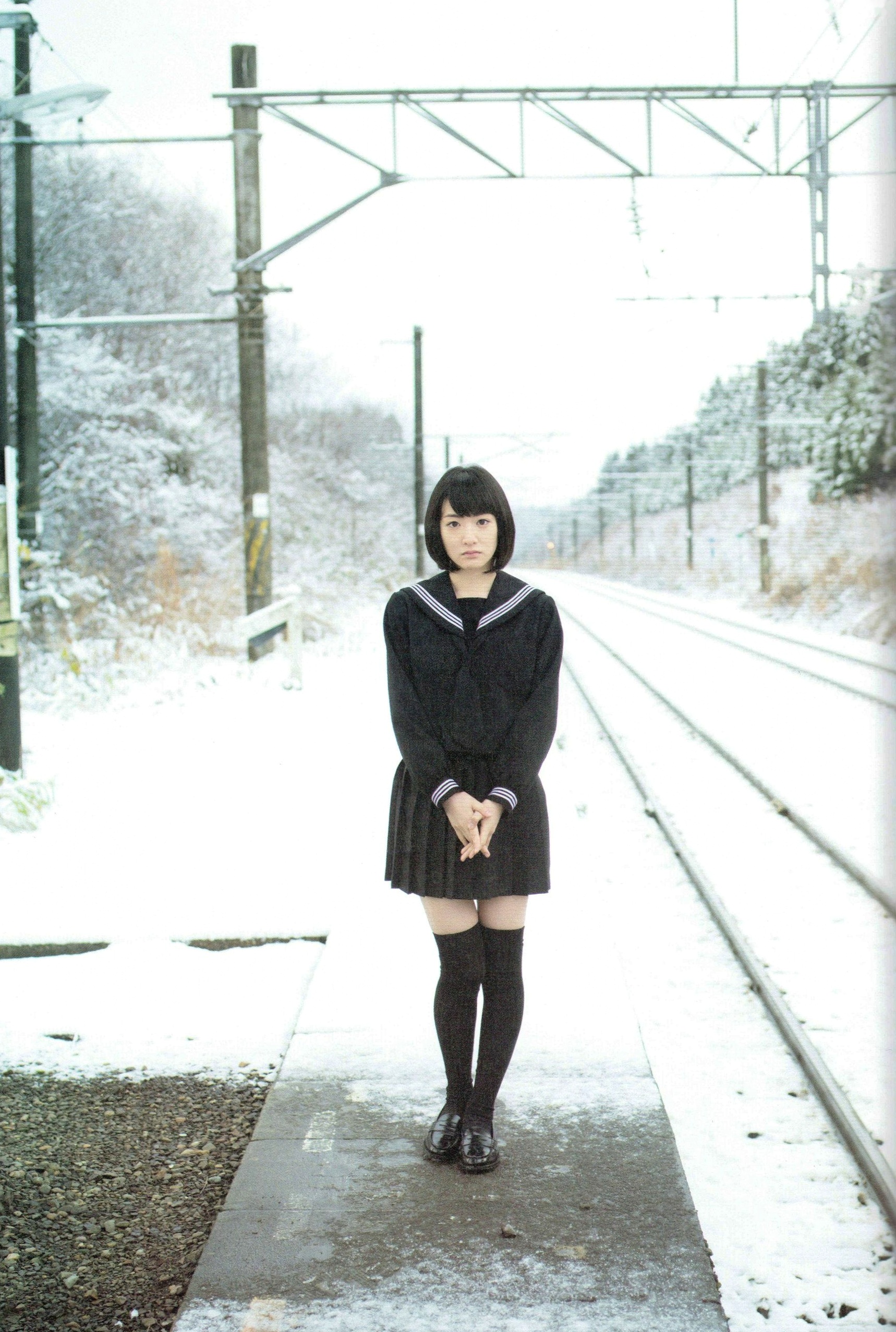 Gallery - 生驹里奈《君の足跡》写真精选：海边校园清纯校服主题，元气少女治愈系影像日本清纯治愈系校服 生驹里奈女神私房照_秀色女神 - image 112