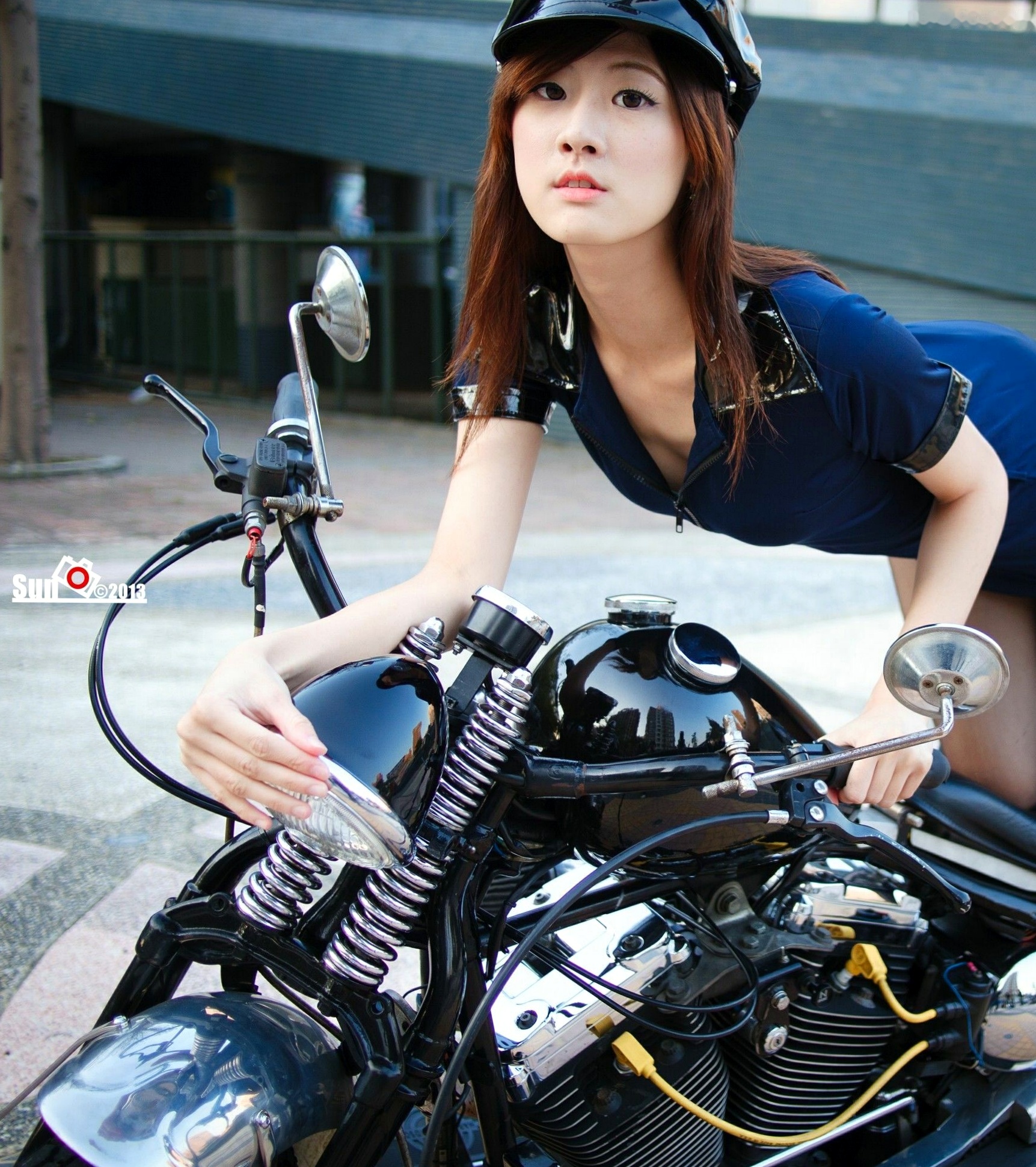 Gallery - 台湾正妹林茉晶制服诱惑写真集，机车女警与职业空姐的多重魅力演绎台湾制服诱惑丝袜女神 茉晶女神私房照_秀色女神 - image 4