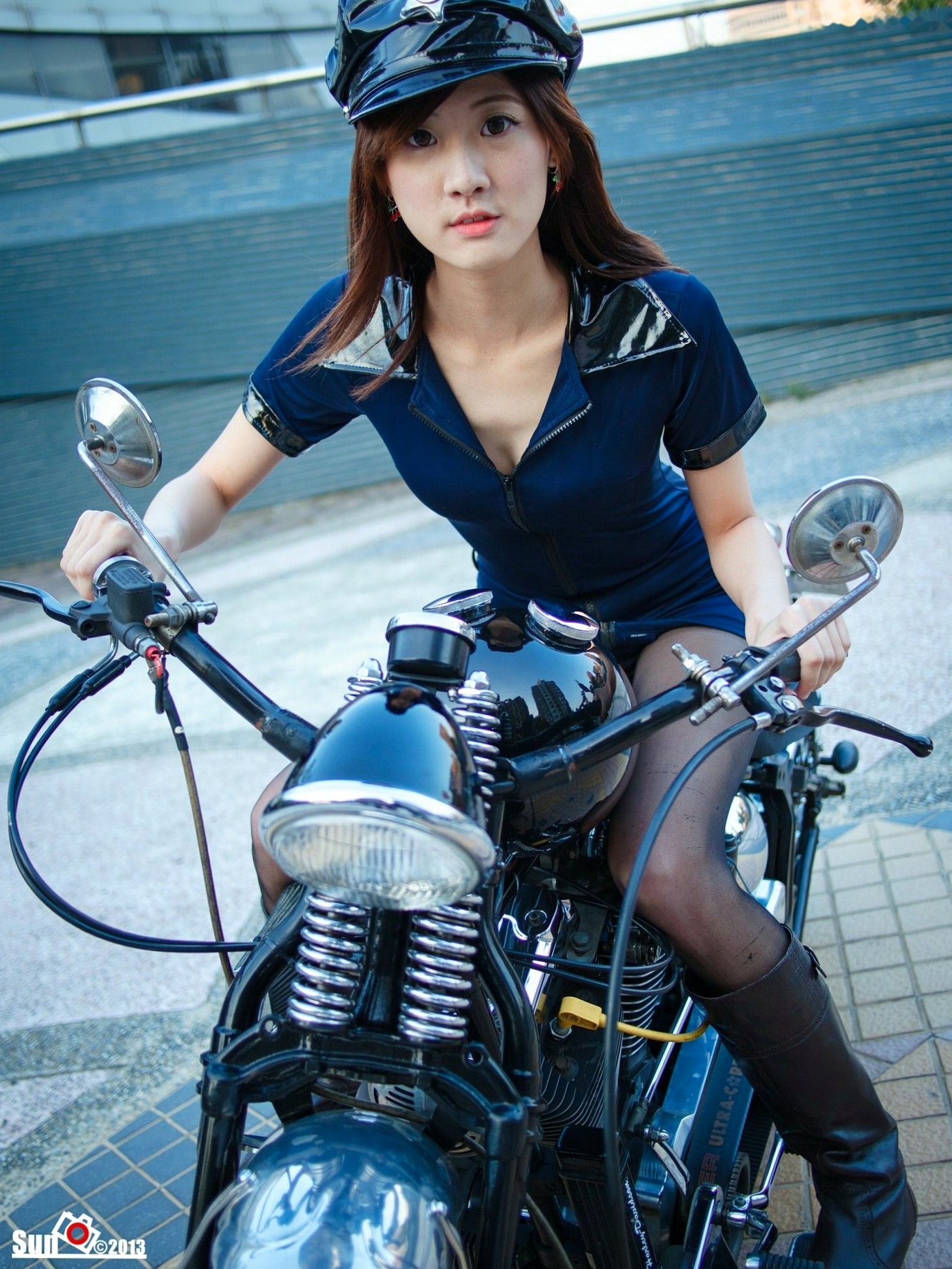 Gallery - 台湾正妹林茉晶制服诱惑写真集，机车女警与职业空姐的多重魅力演绎台湾制服诱惑丝袜女神 茉晶女神私房照_秀色女神 - image 12
