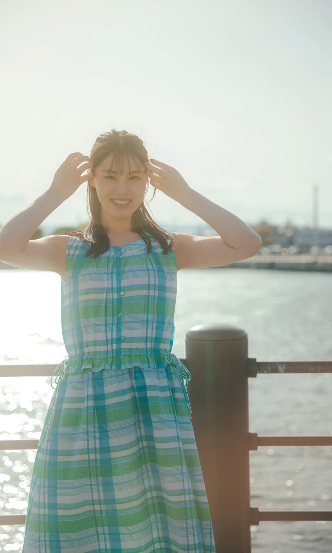 《相楽伊織 - more and more》日本女神泳池比基尼与清爽私房写真集