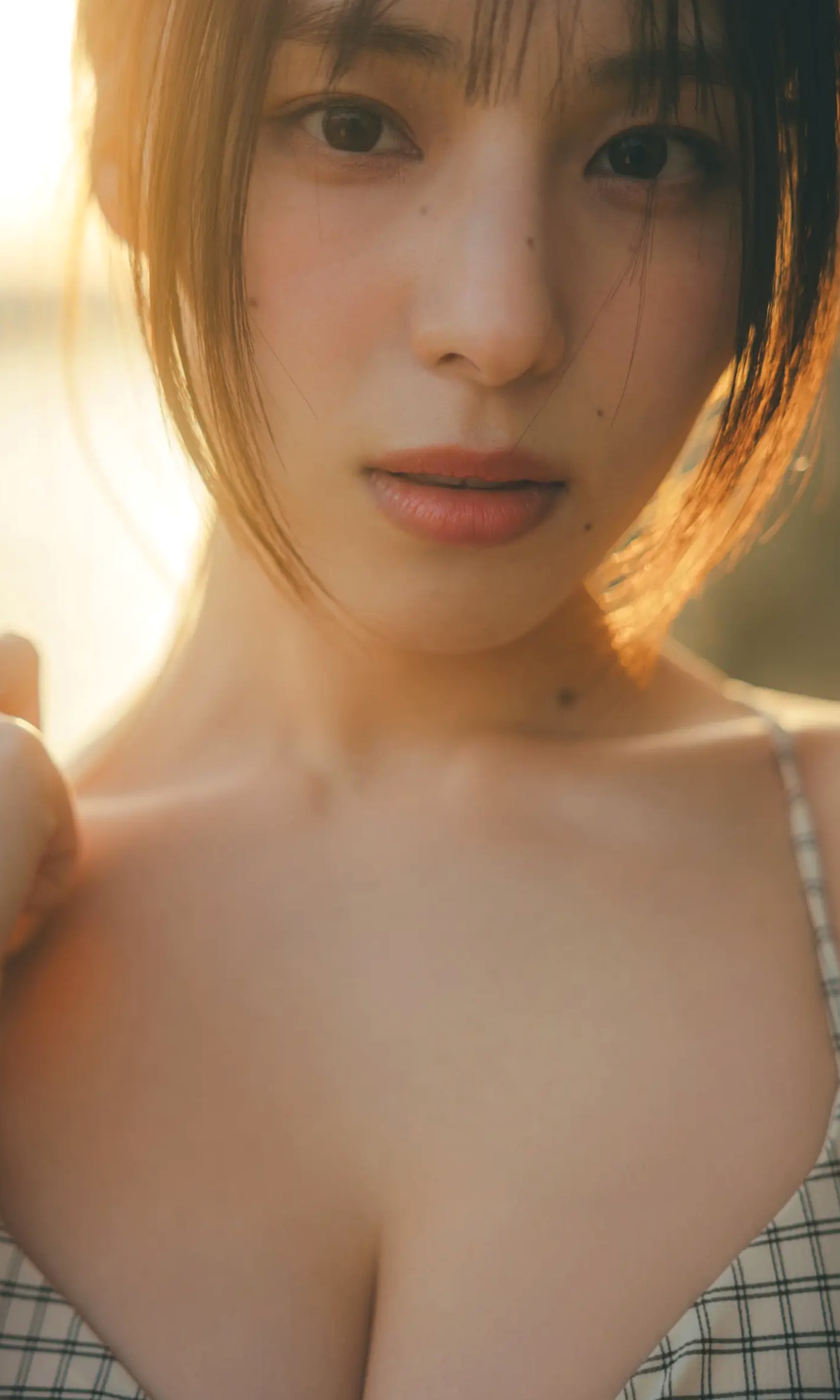 《相楽伊織 - more and more》日本女神泳池比基尼与清爽私房写真集