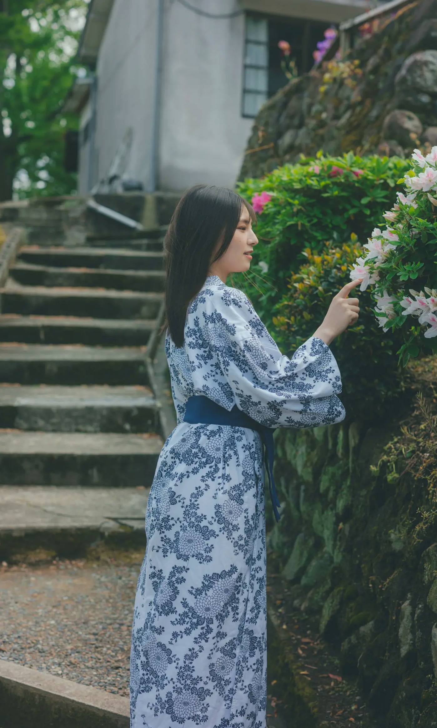 《相楽伊織 - more and more》日本女神泳池比基尼与清爽私房写真集