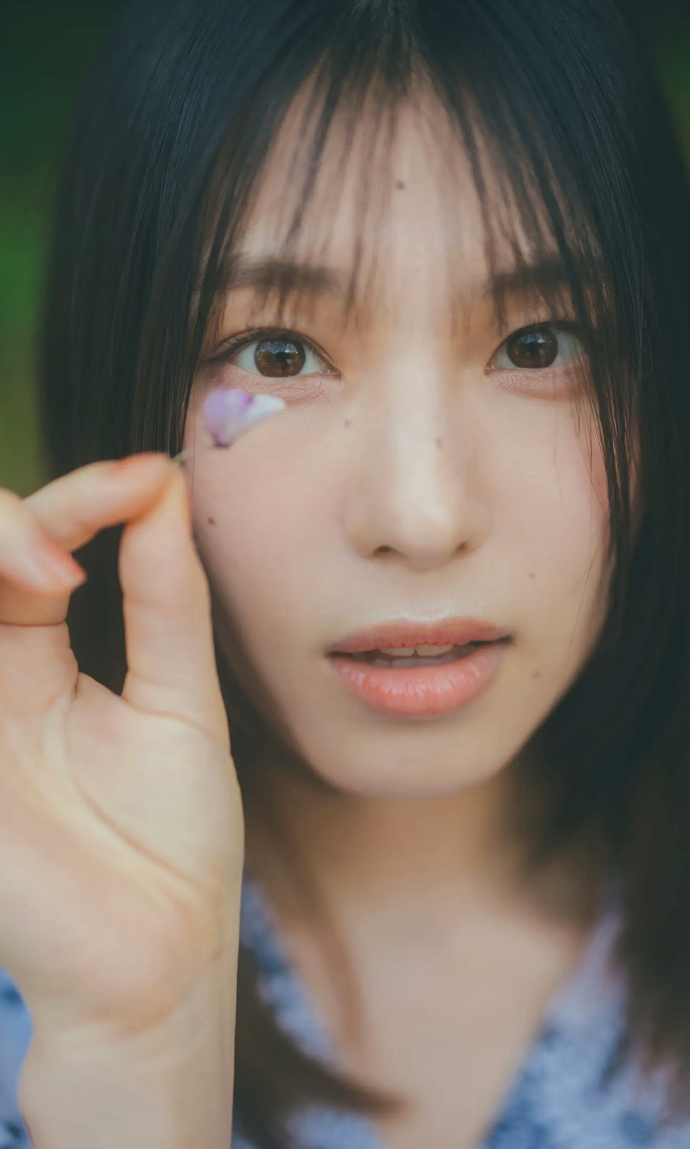 《相楽伊織 - more and more》日本女神泳池比基尼与清爽私房写真集