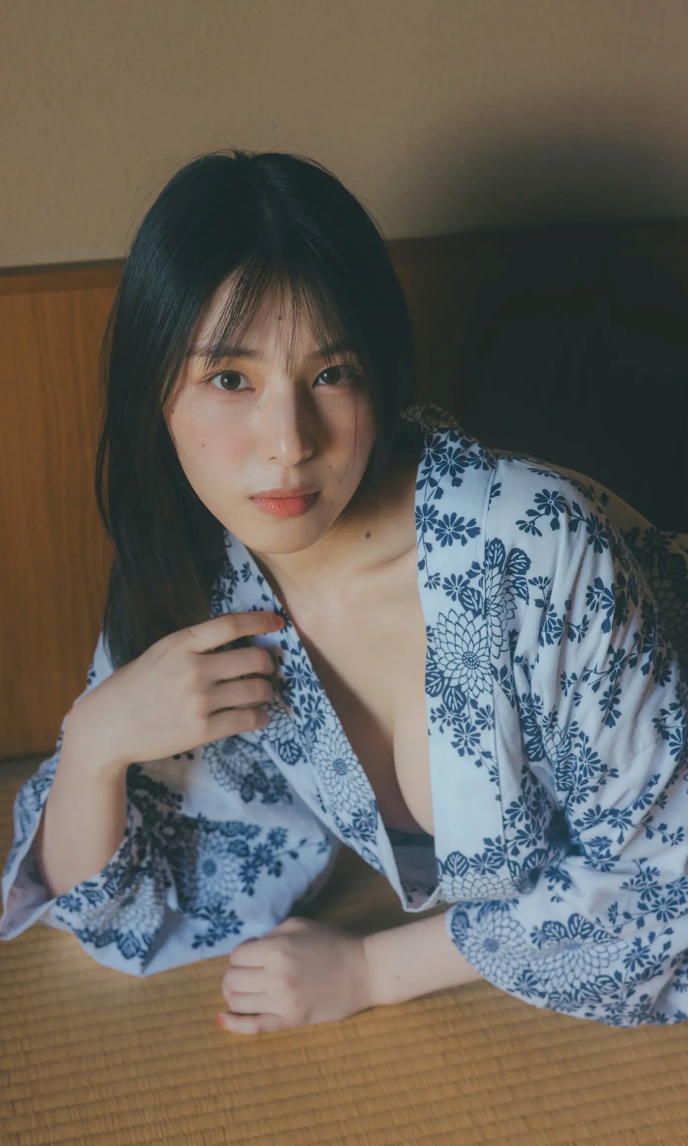 《相楽伊織 - more and more》日本女神泳池比基尼与清爽私房写真集