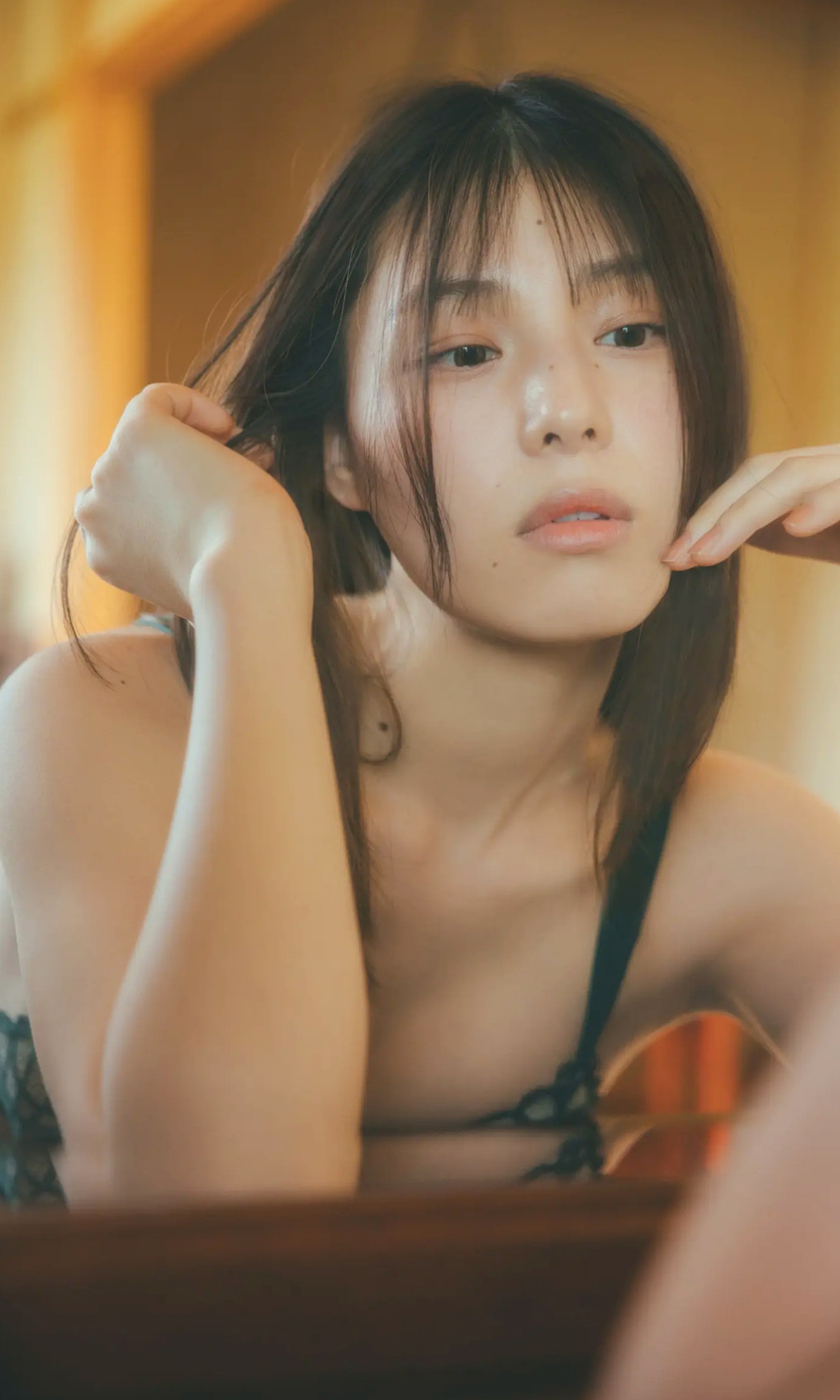 《相楽伊織 - more and more》日本女神泳池比基尼与清爽私房写真集