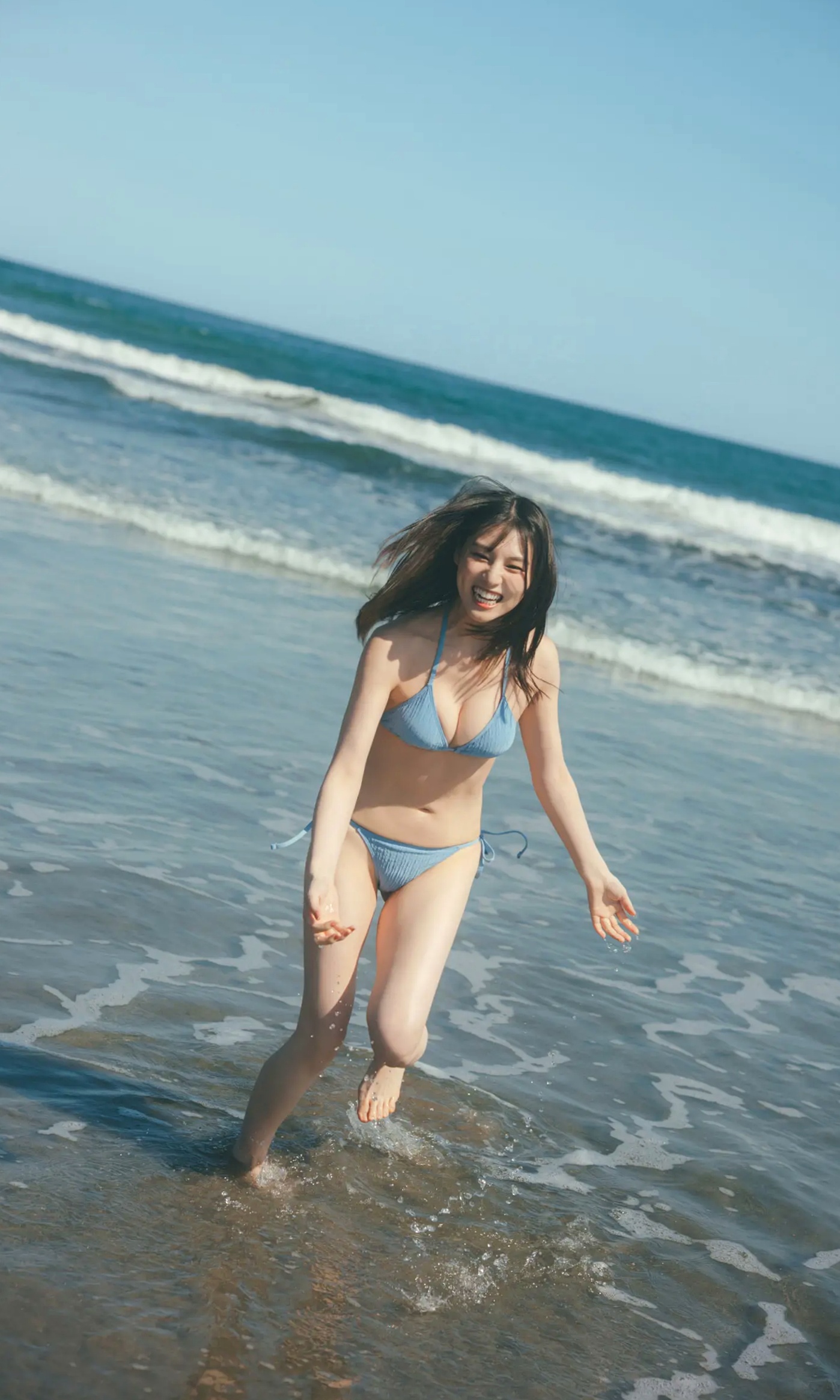 《相楽伊織 - more and more》日本女神泳池比基尼与清爽私房写真集