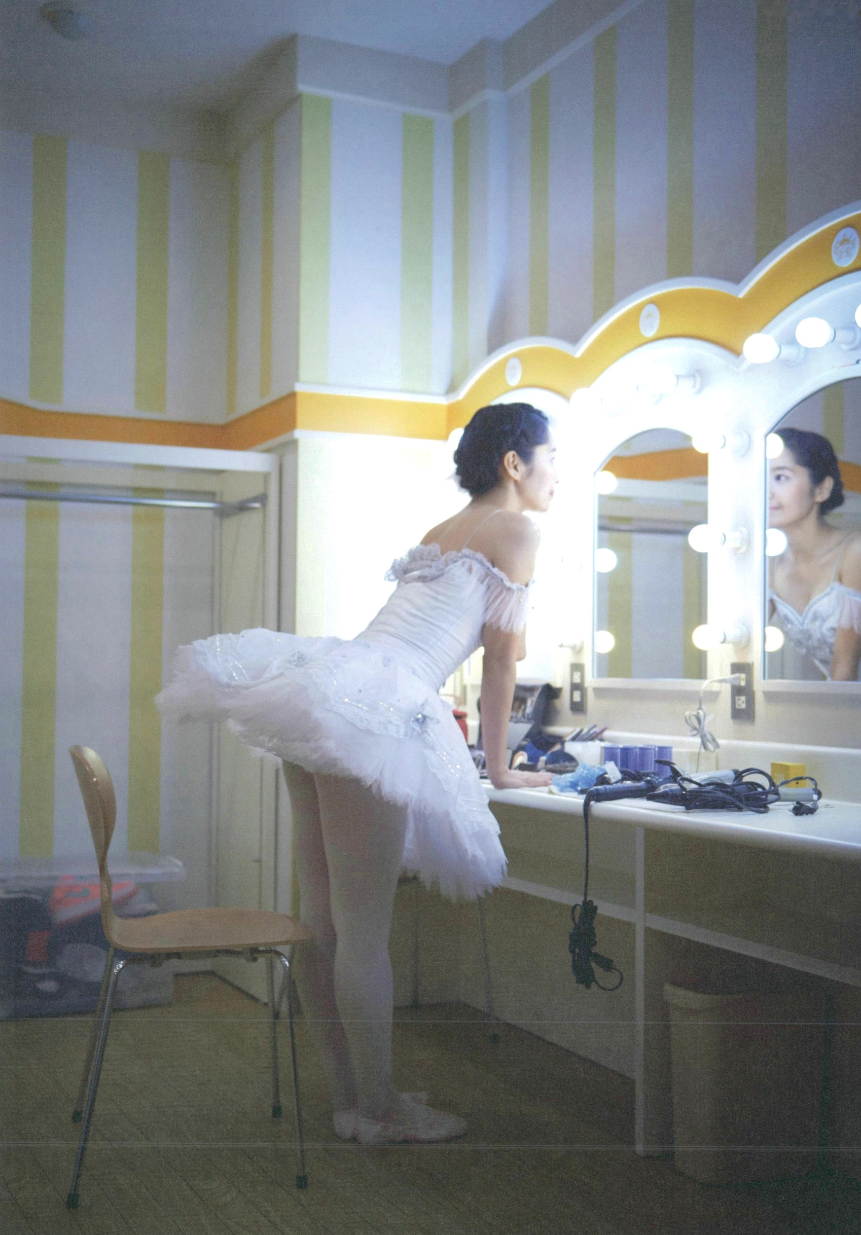 Gallery - 惣田纱莉渚首部写真集《うらばなし》，清纯芭蕾舞装练功房写真，展现柔美身姿与清新气质，精选114P清新气质治愈系私房照 惣田纱莉渚女神私房照_秀色女神 - image 102