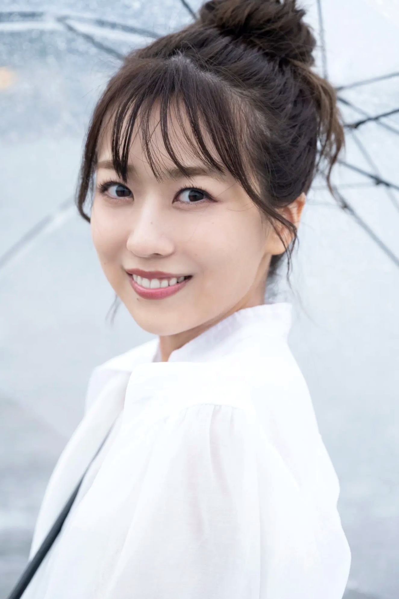 篠崎彩奈 - 濡れ肌をあたためて：日本清纯女神室内性感内衣与户外湿身私房写真