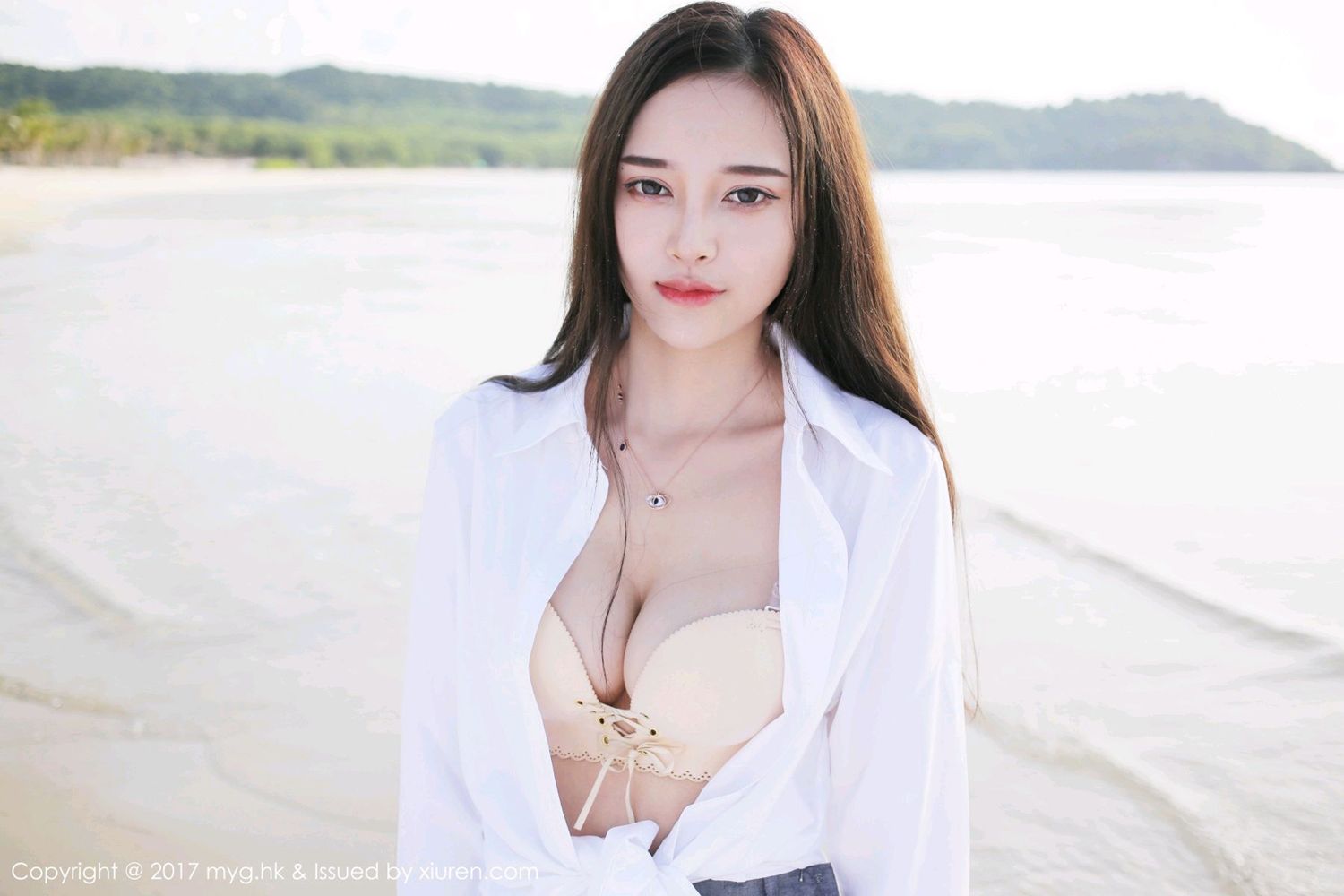 越南心愿唐琪儿 海边白寸衫短裙系列