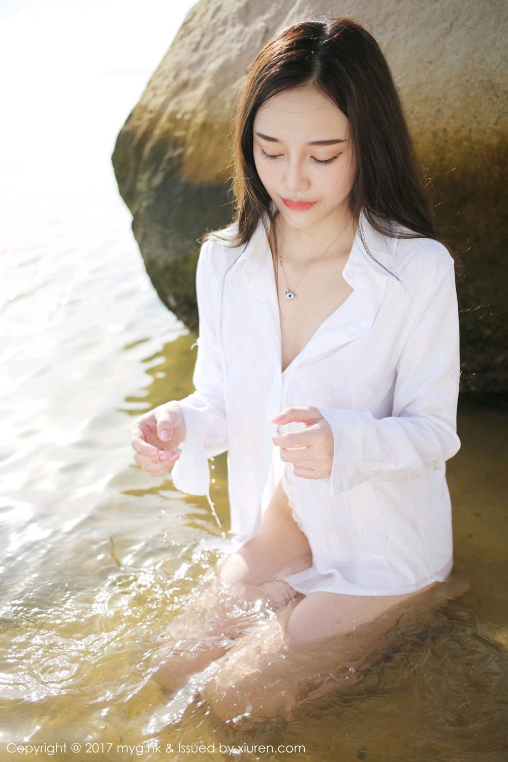 越南心愿唐琪儿 海边白寸衫短裙系列