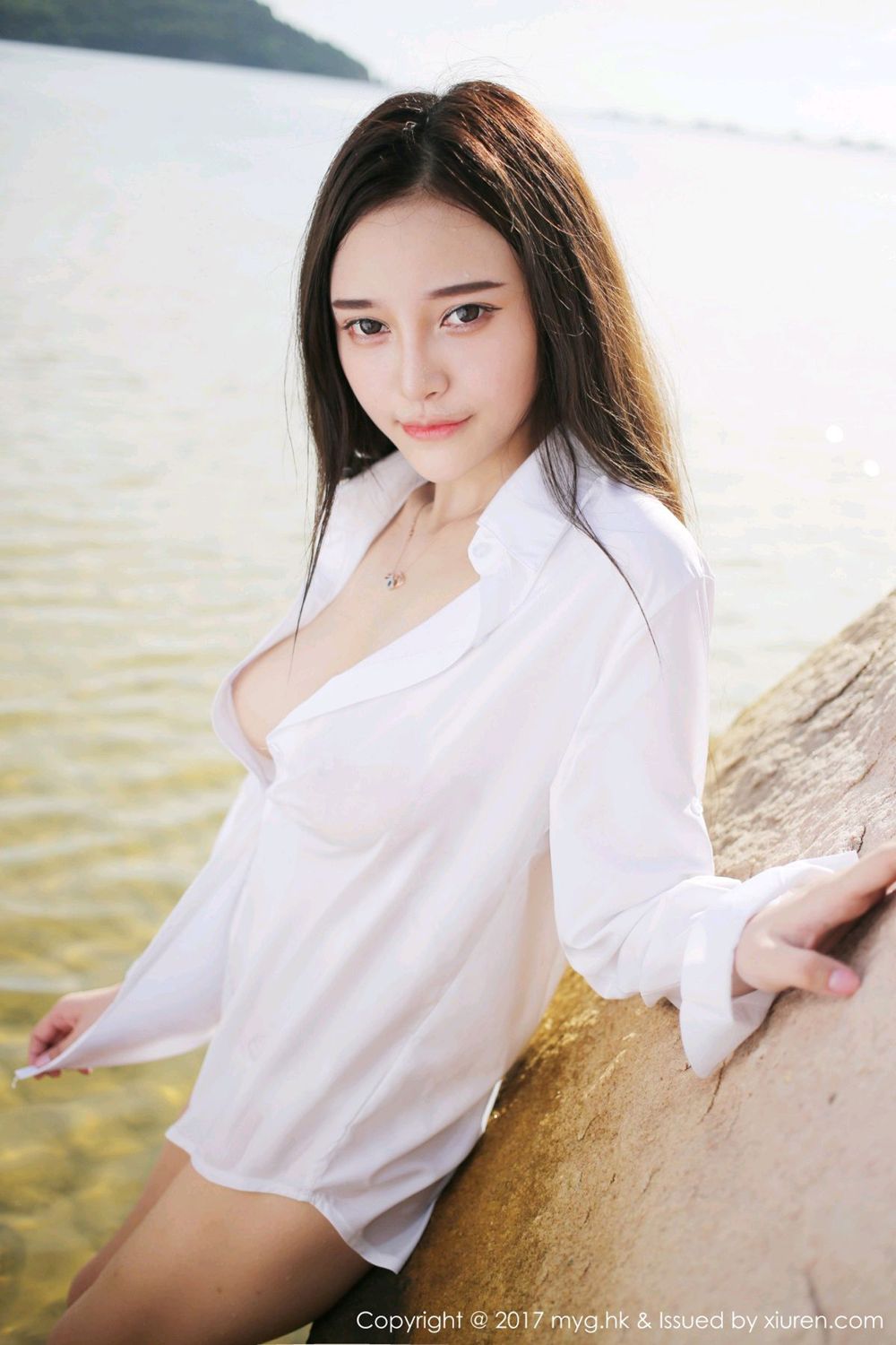 越南心愿唐琪儿 海边白寸衫短裙系列